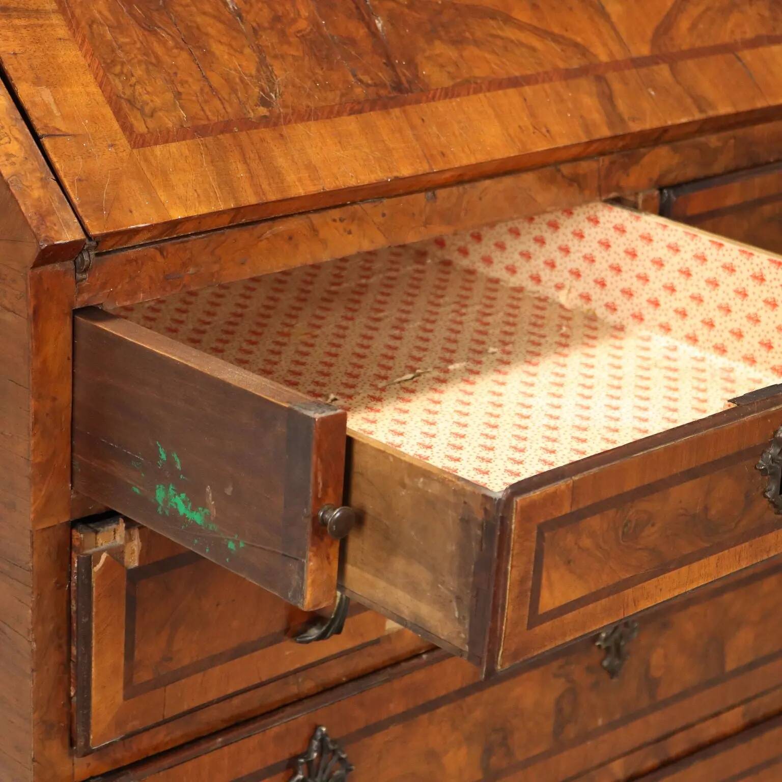 Antique walnut burr drop-leaf cabinet with 8 drawers, Italy, 18th century.