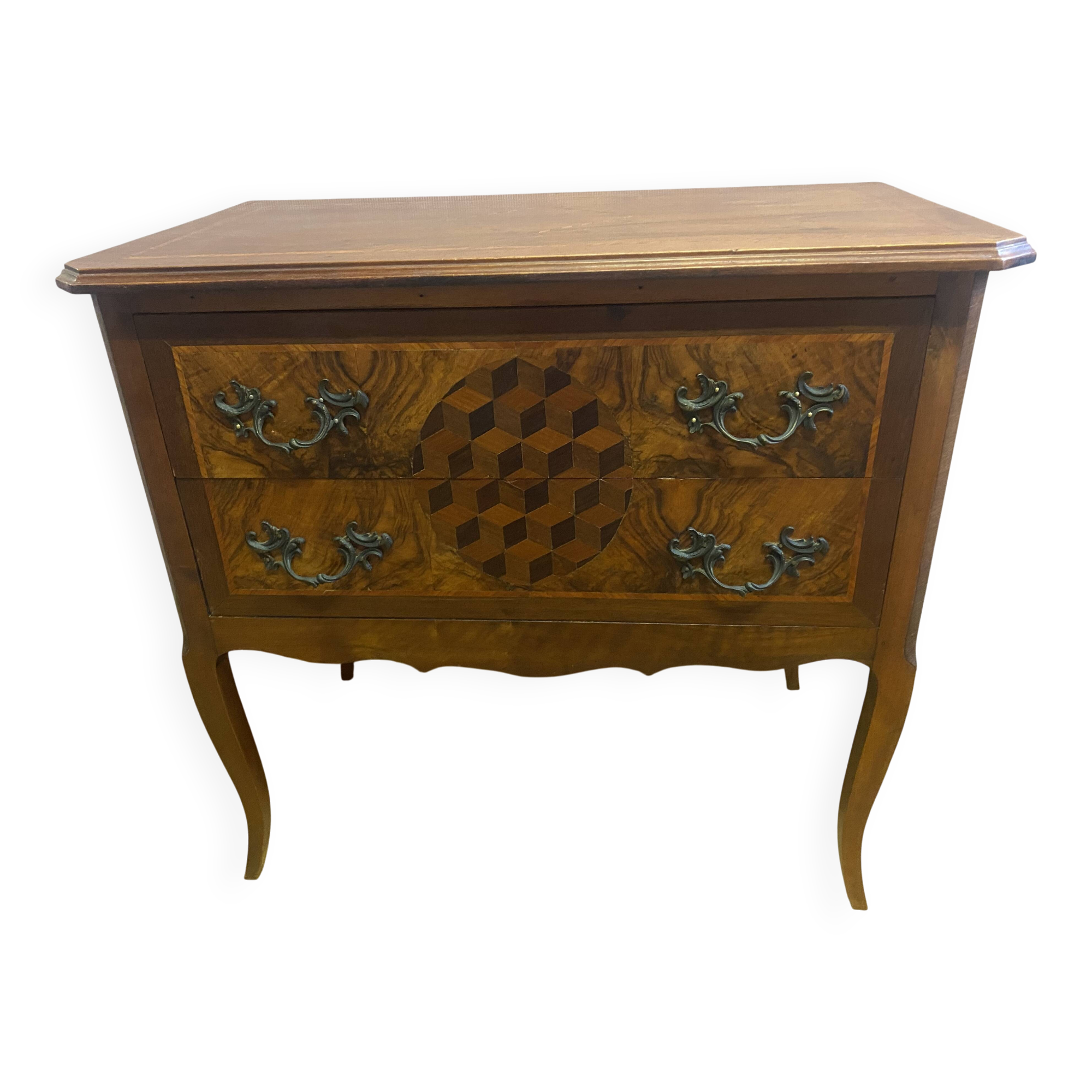 Petite commode de style Louis X.V. en parqueterie de bois de rose;