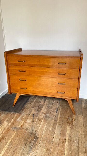Vintage compass feet commode