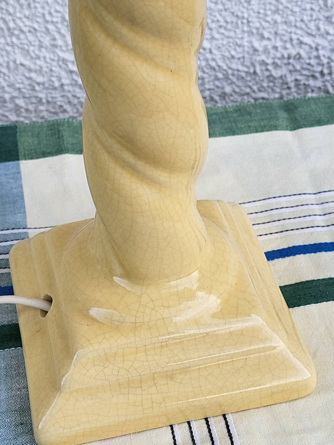 Butter yellow lamp