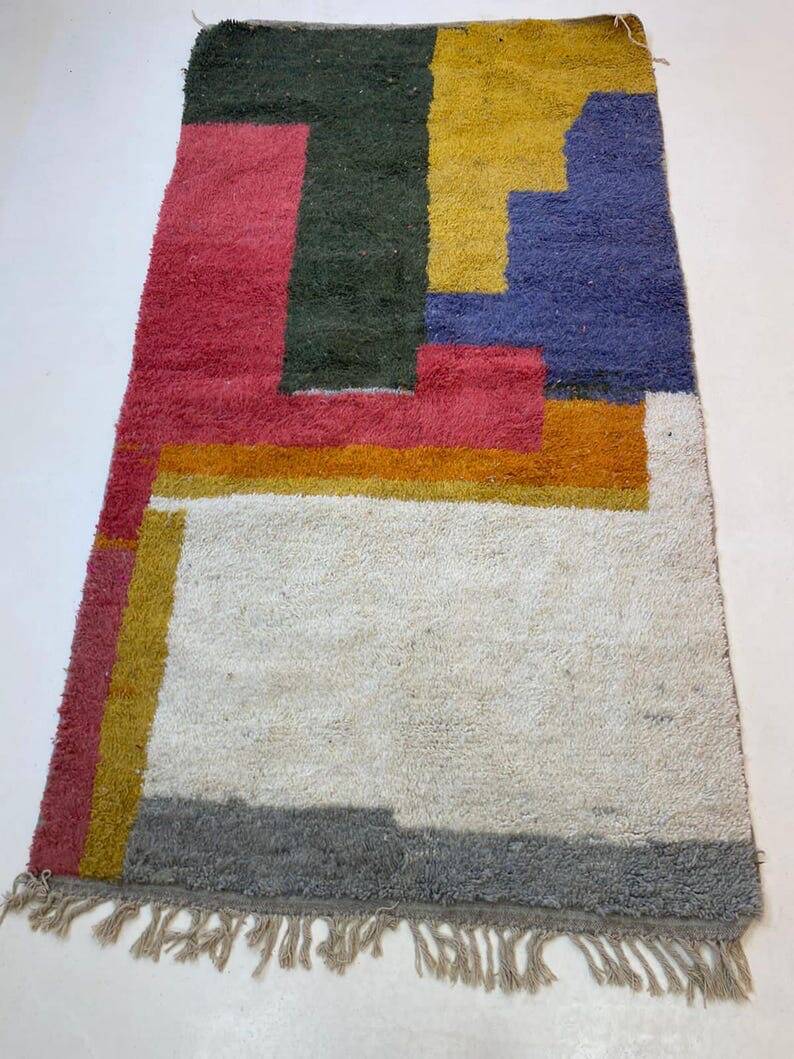 Traditional Berber rug in natural wool, size 150 x 250 cm