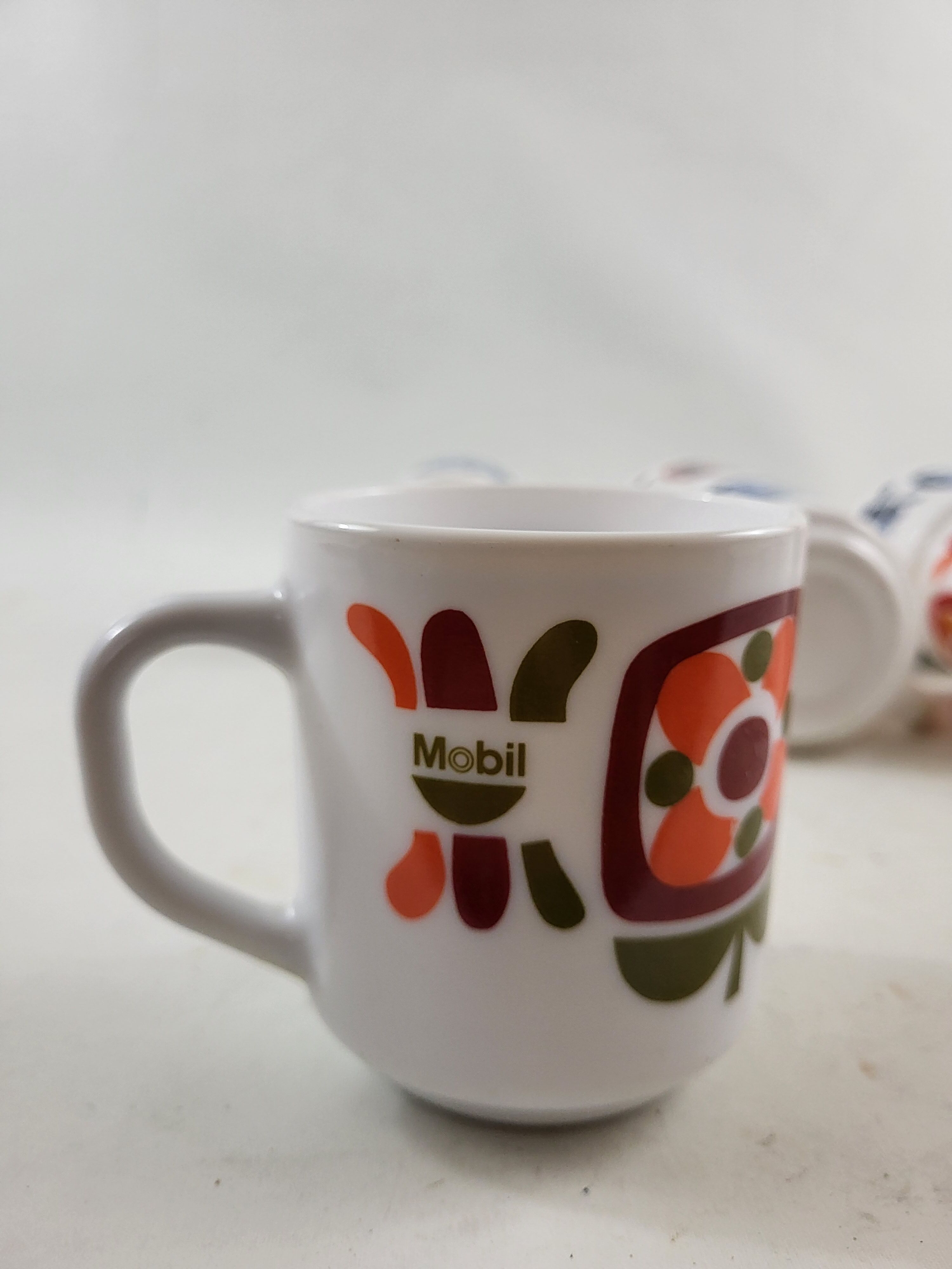 6 mugs vintage mobil design j-c. collector's miller