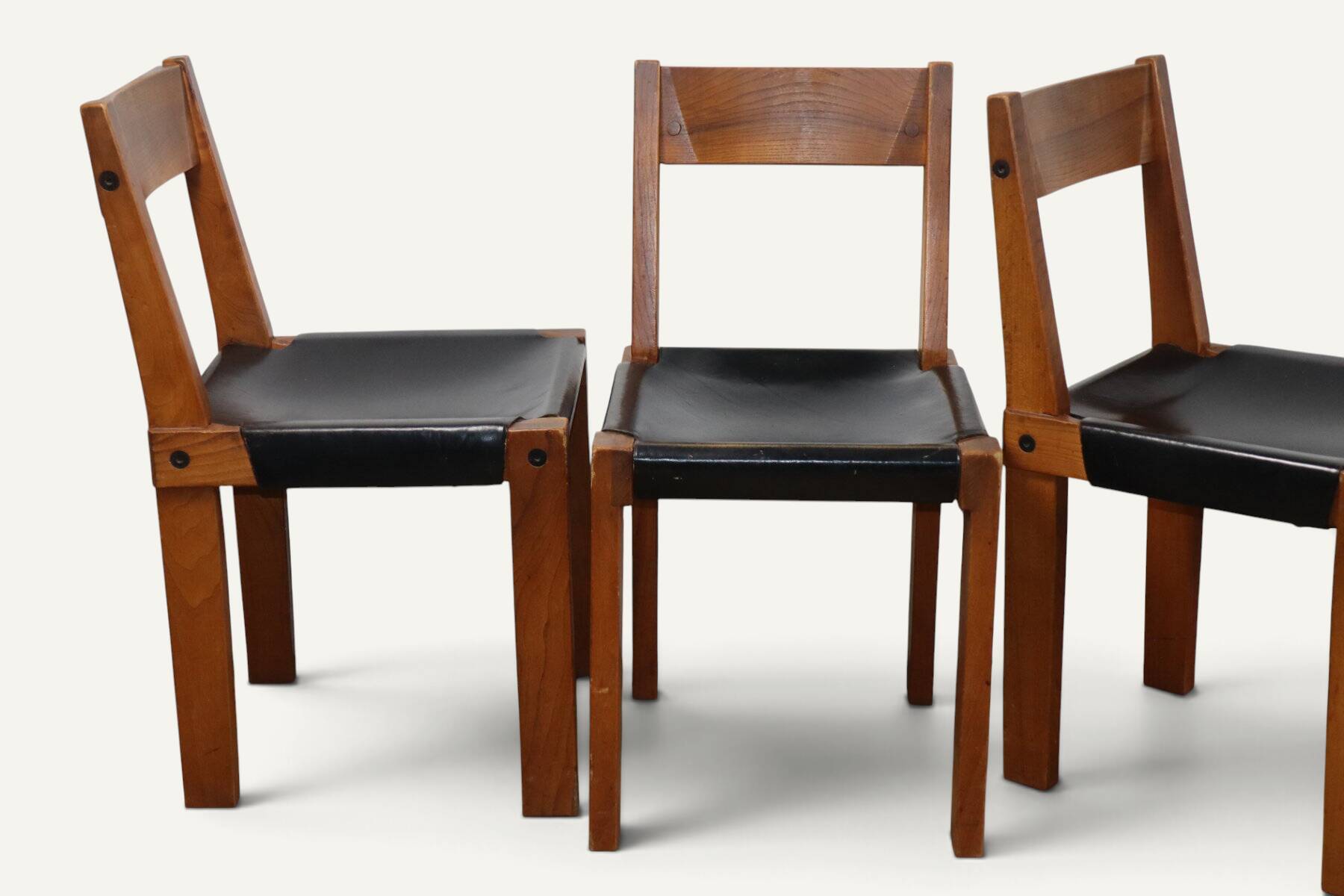 Set of 4 S24 chairs by Pierre Chapo – Solid elm and black leather – 1970