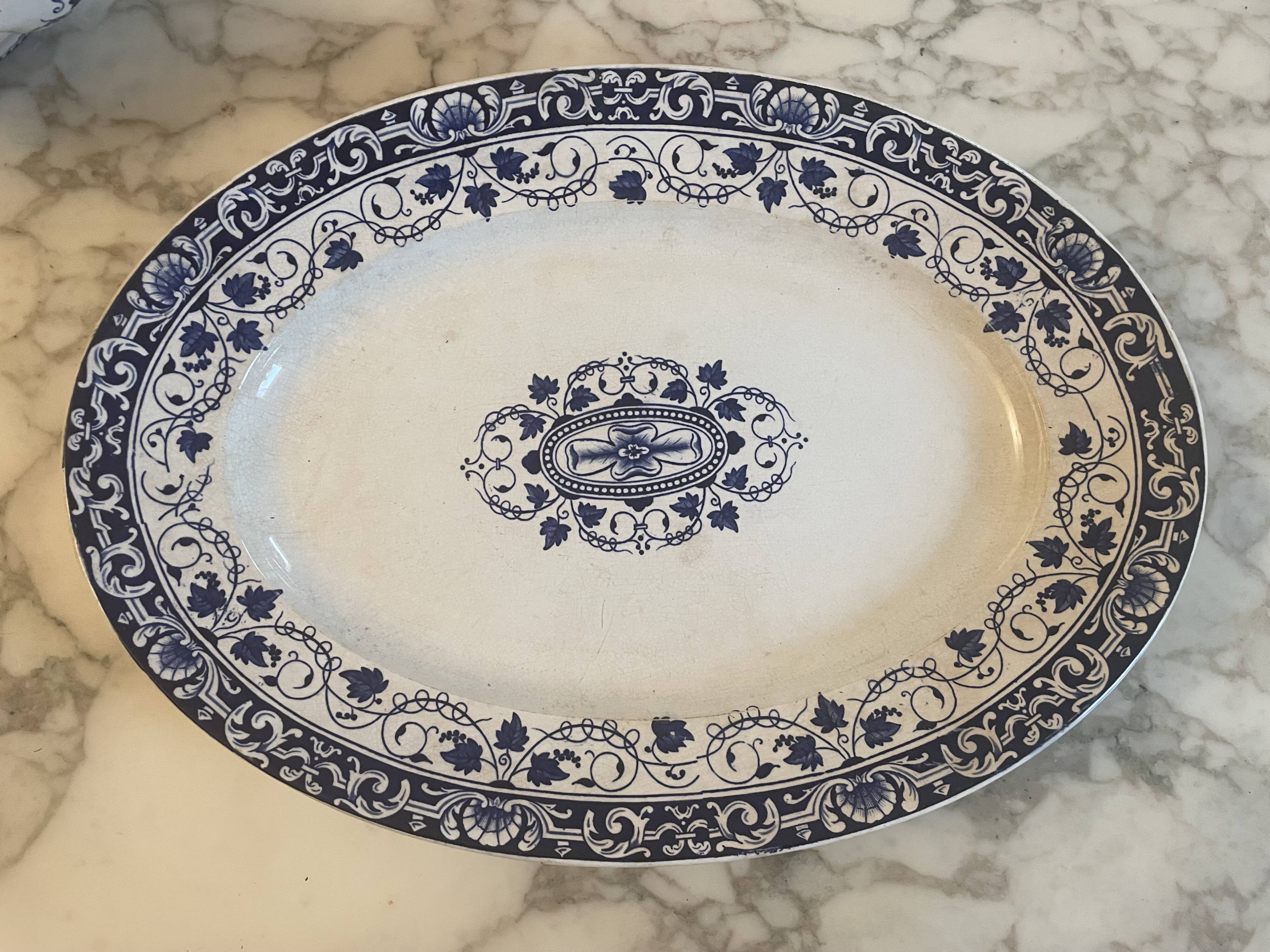 Plat  ovale Jules Vieillard Bordeaux – modèle Louis XV – XIXe