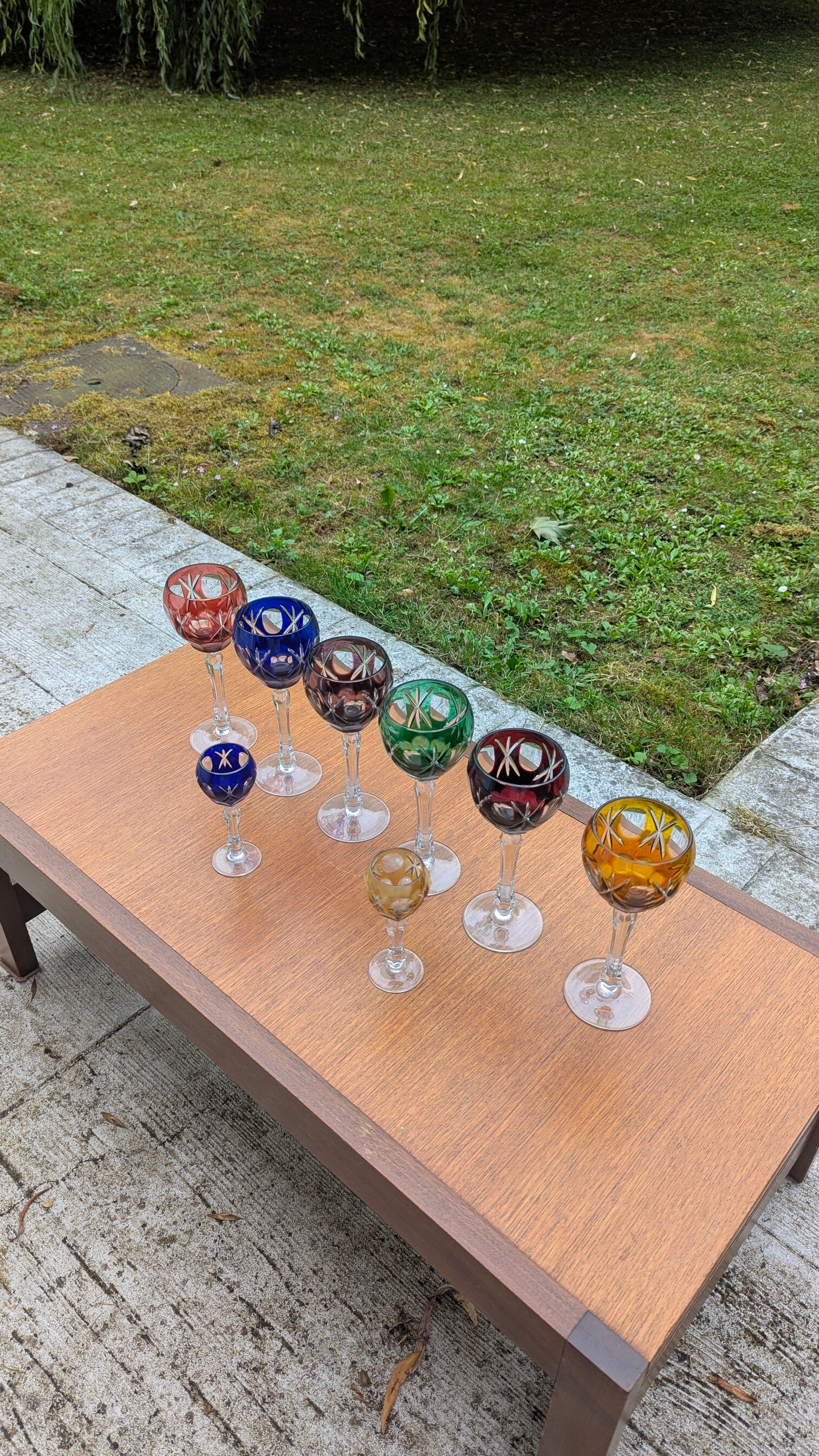 Many cut crystal Roemer glasses (Rhineland wine glasses)