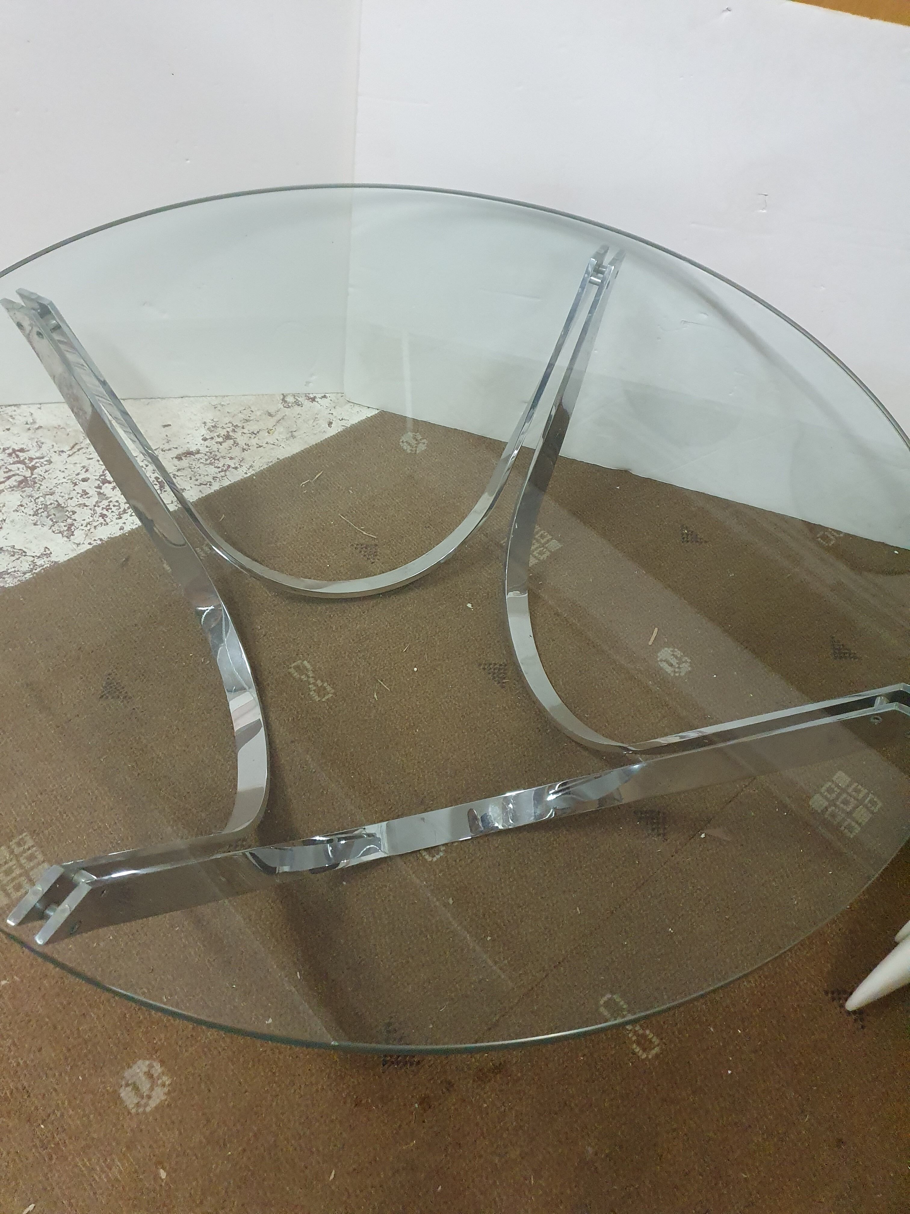 Space-age coffee table designed by Roger Sprunger for Dumbar, 1960s