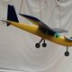 Modèle l’avion vers 1980 années avec moteur à l’essence en plastique dimension H-25cm- L-105- Pr-170