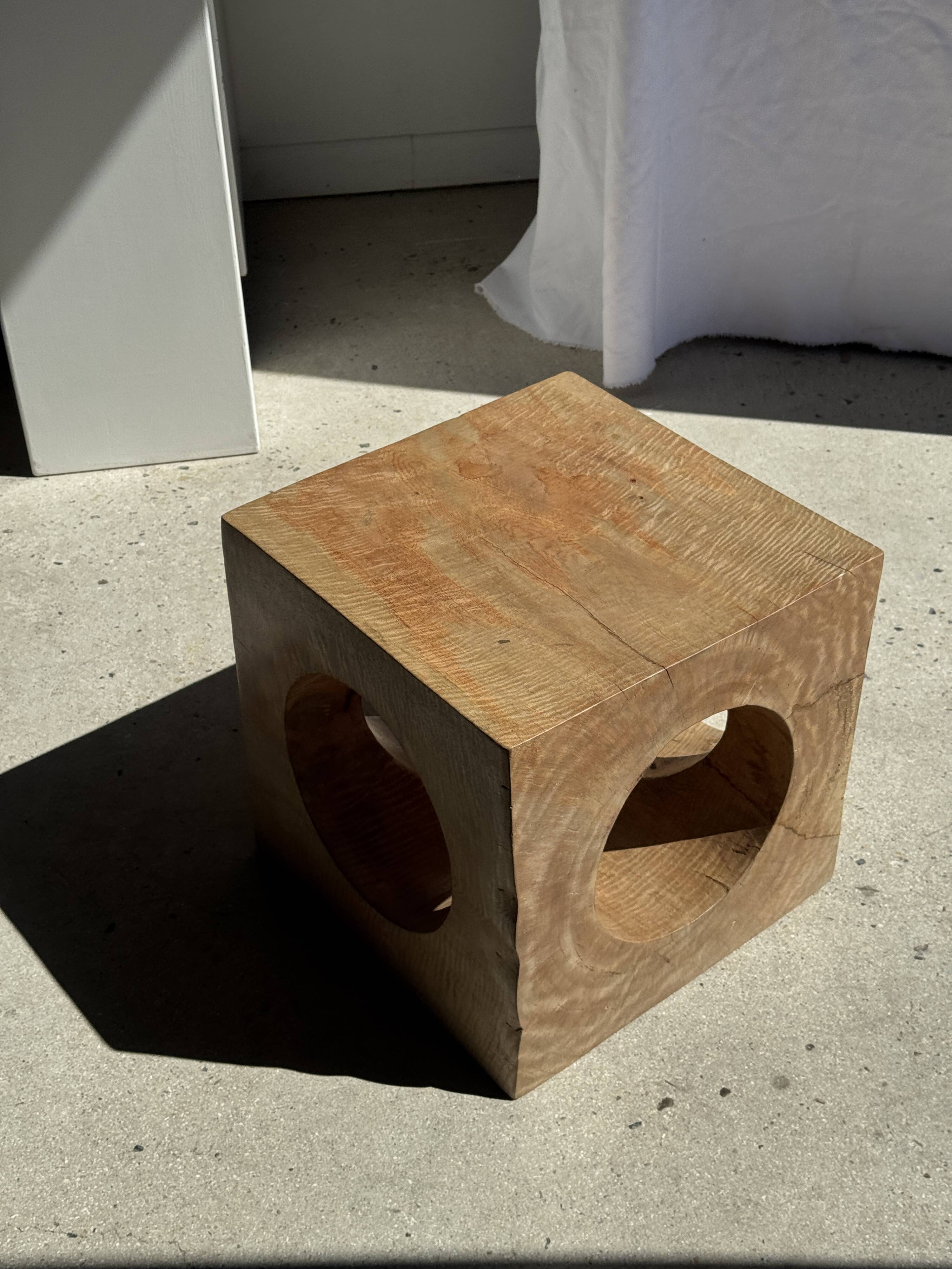 Coffee table, or openwork cubic stool in natural monoxyle mango wood H40.