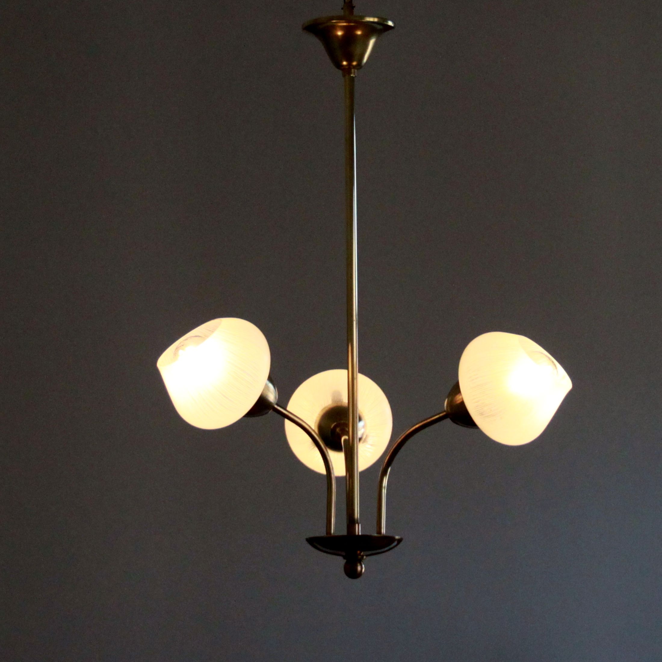 Vintage brass chandelier tulip white strié glass 1950 3 old light lights restored