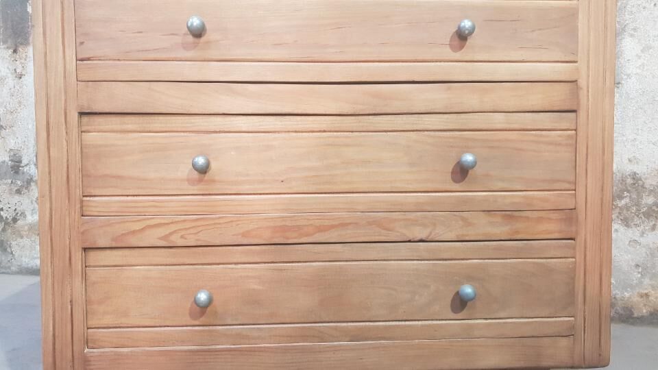 Vintage chest of drawers