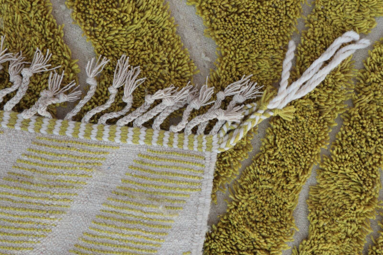 Handmade Moroccan Berber rug 300 x 200 cm