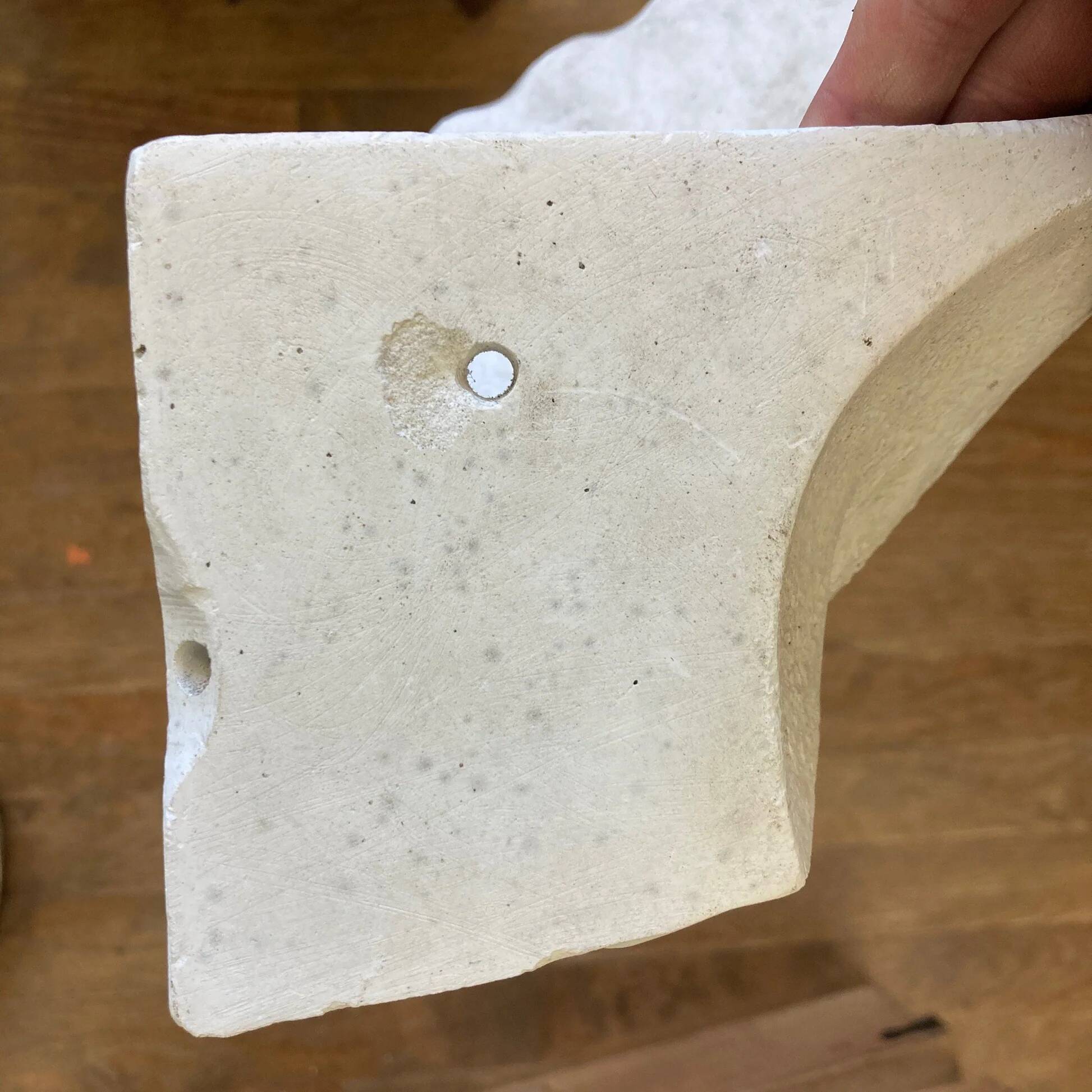 Paire d'appliques d'angle forme coquillage en plâtre MCM