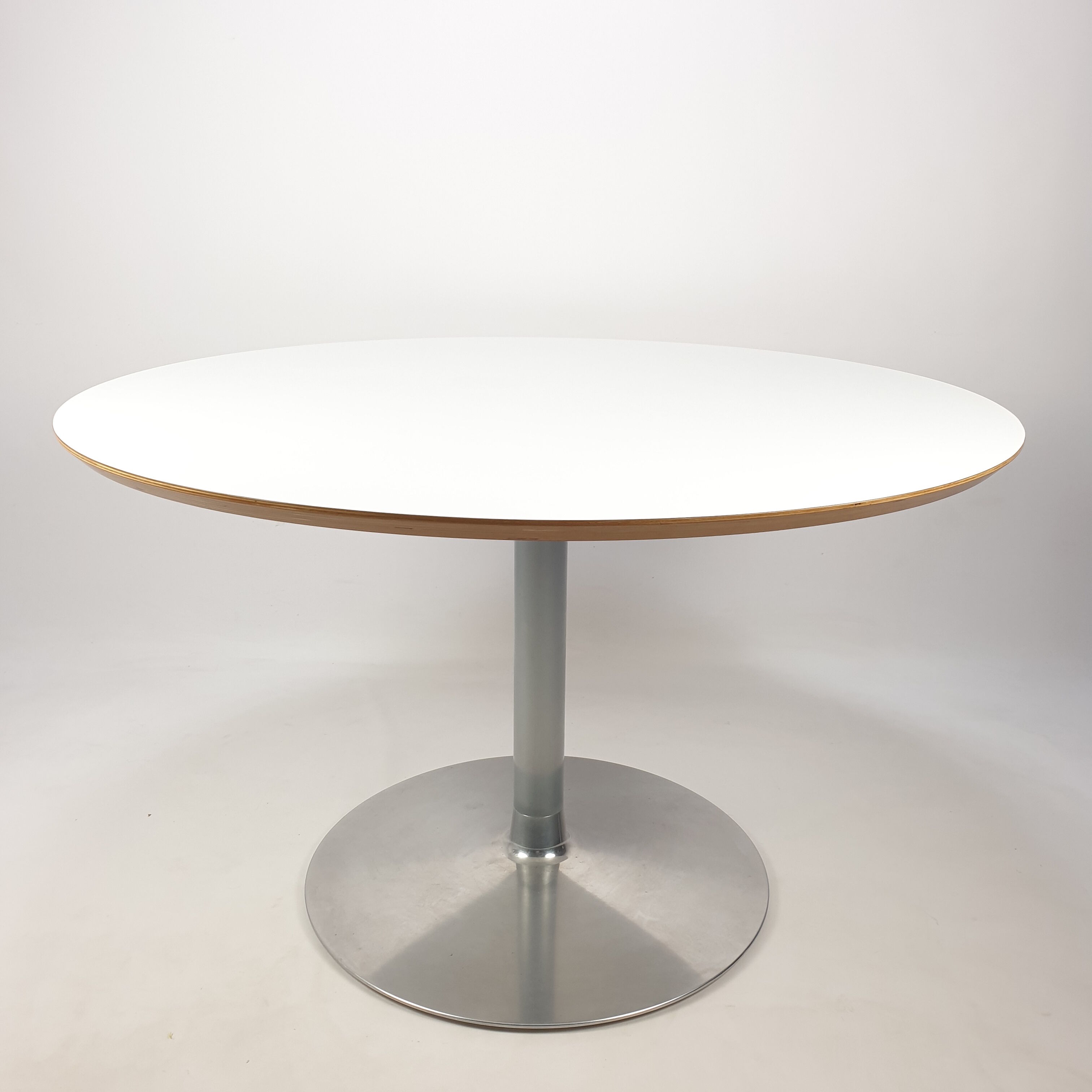 Round dining table by Pierre Paulin for Artifort, 1980s