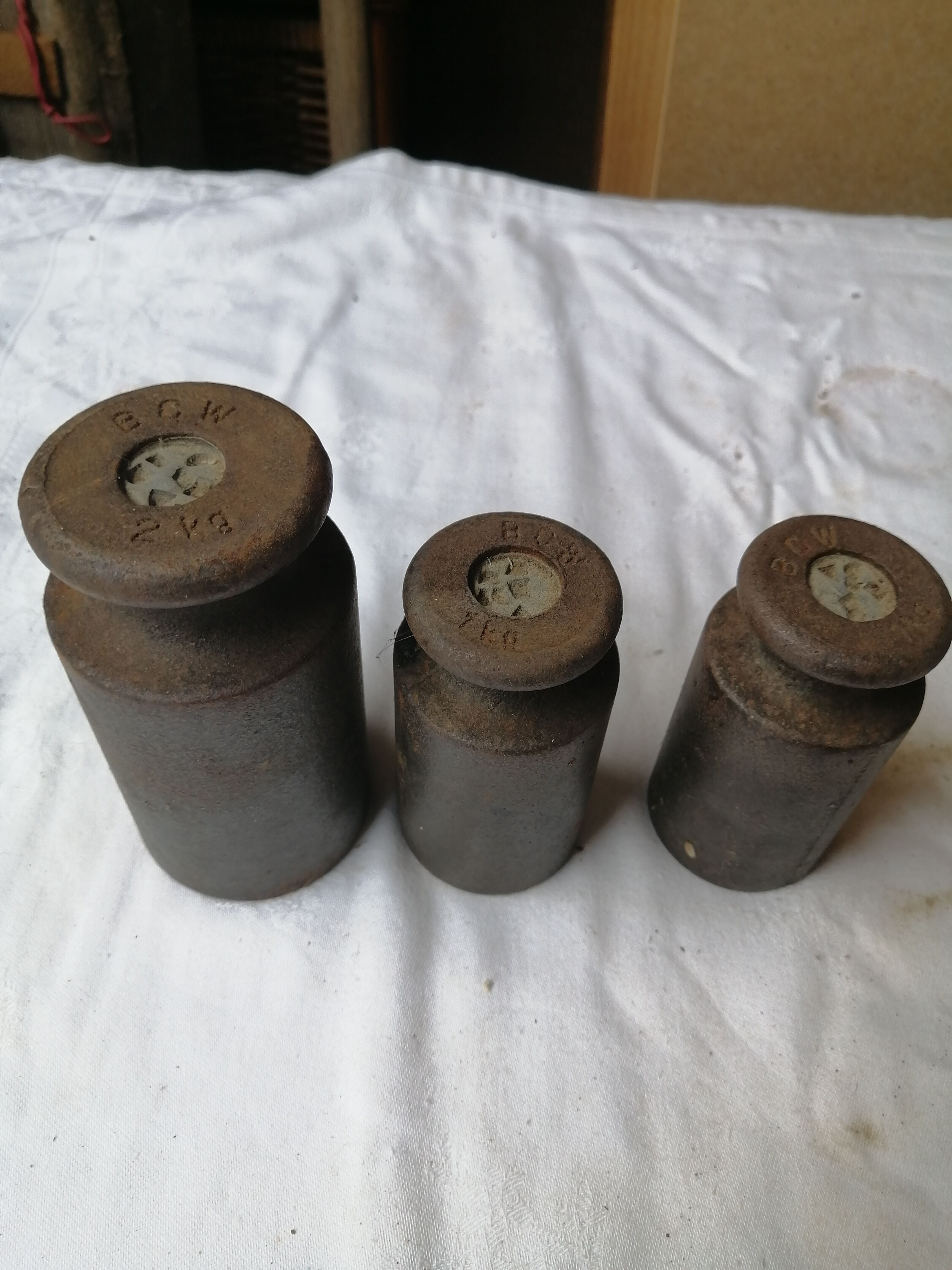 1 bcw cast iron scale weight box