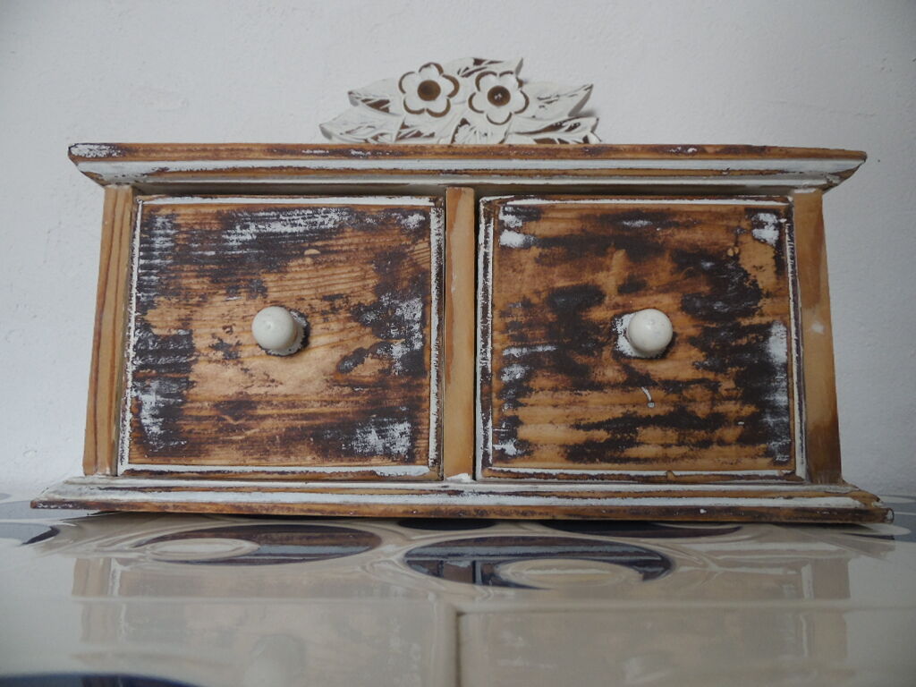 Decorative cabinet 2 drawers