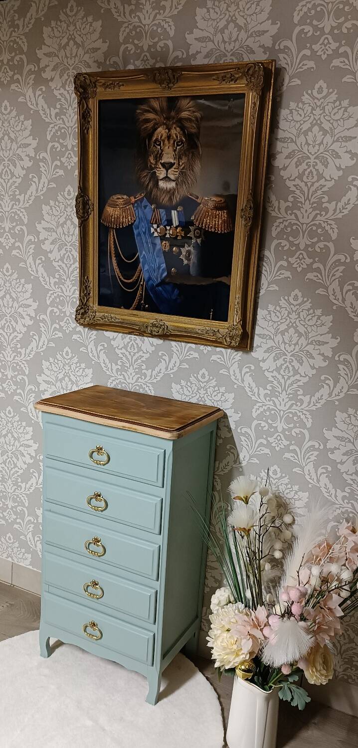 Louis XV style chest of drawers / commode