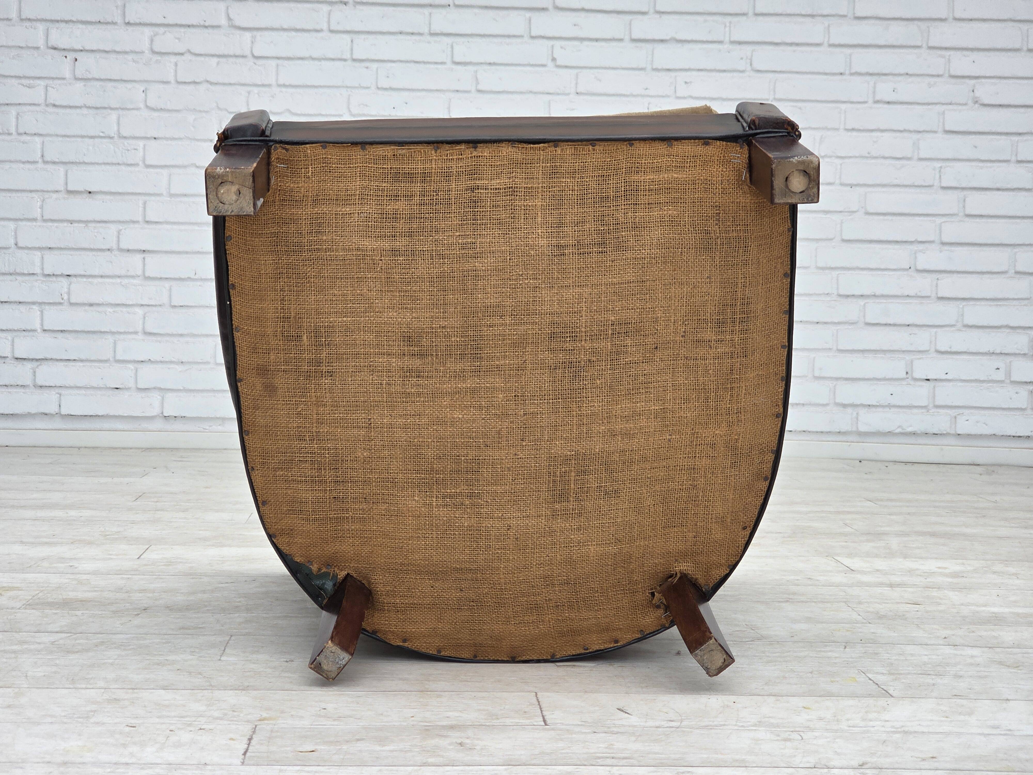 Fauteuil danois des années 1930, cuir marron, velours.