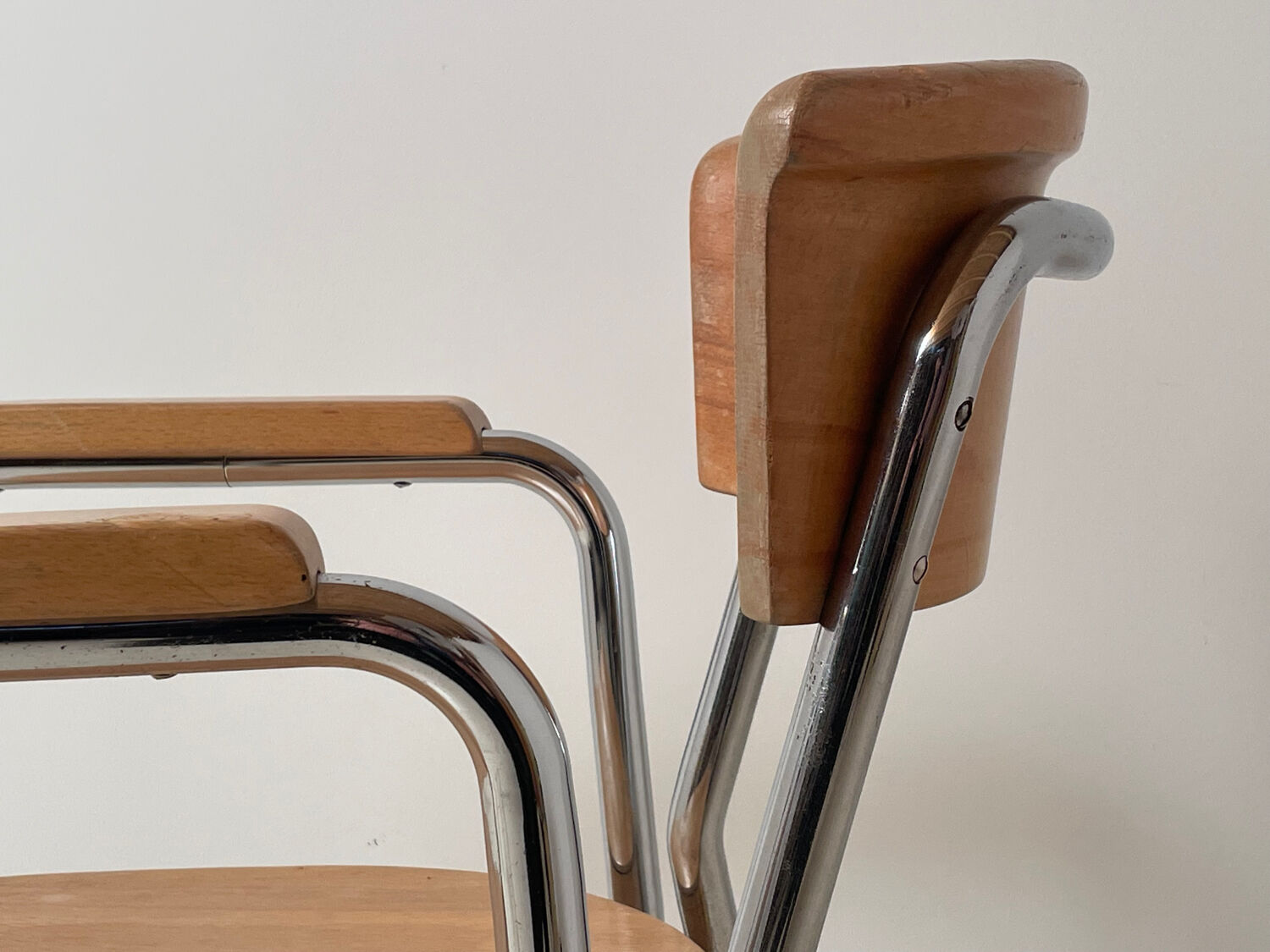 Fauteuil cantilever B261 par Émile Guillot édition Thonet