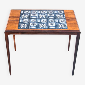Side table with blue ceramics, Denmark, 1960s. After renovation.