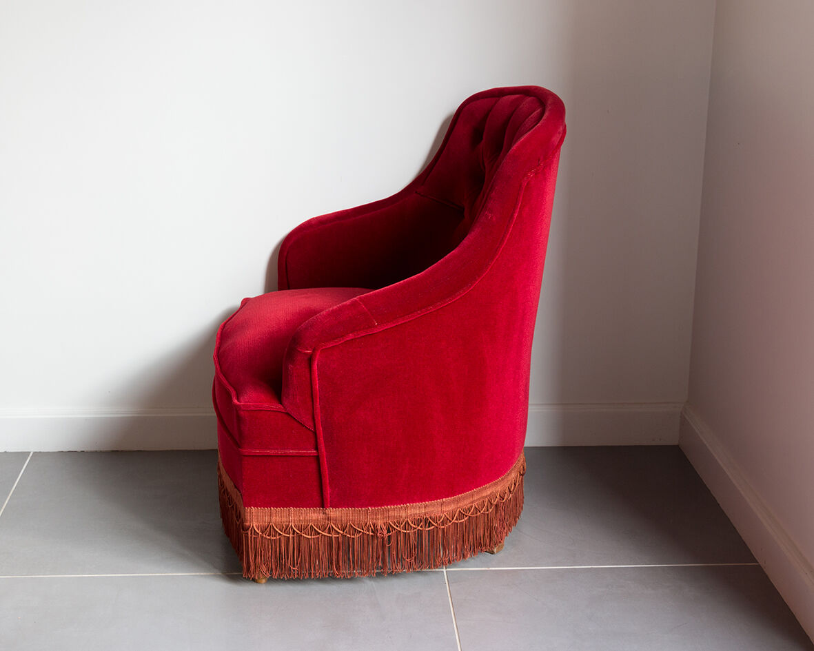 Garnet toad chair