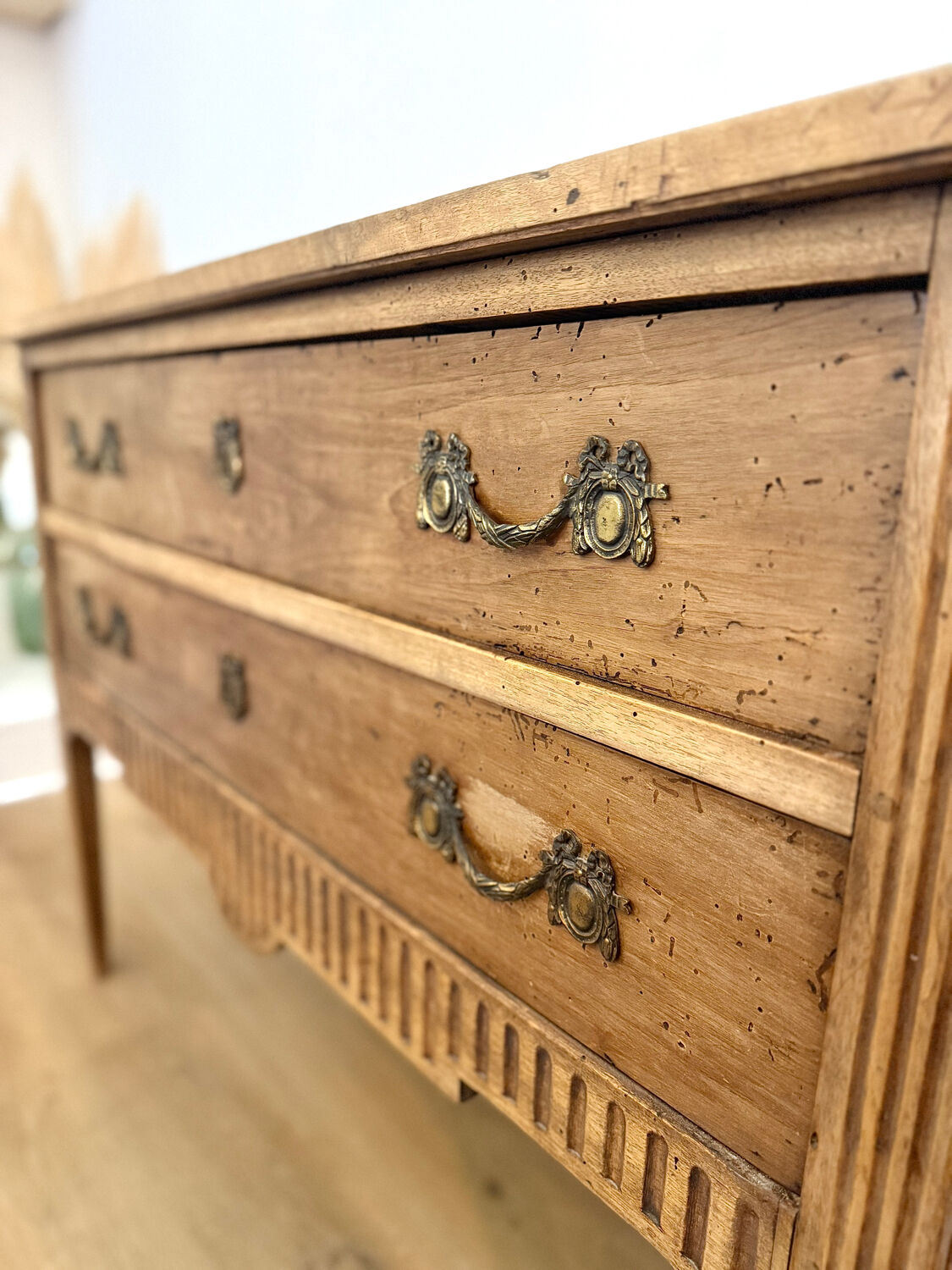 Commode sauteuse ancienne