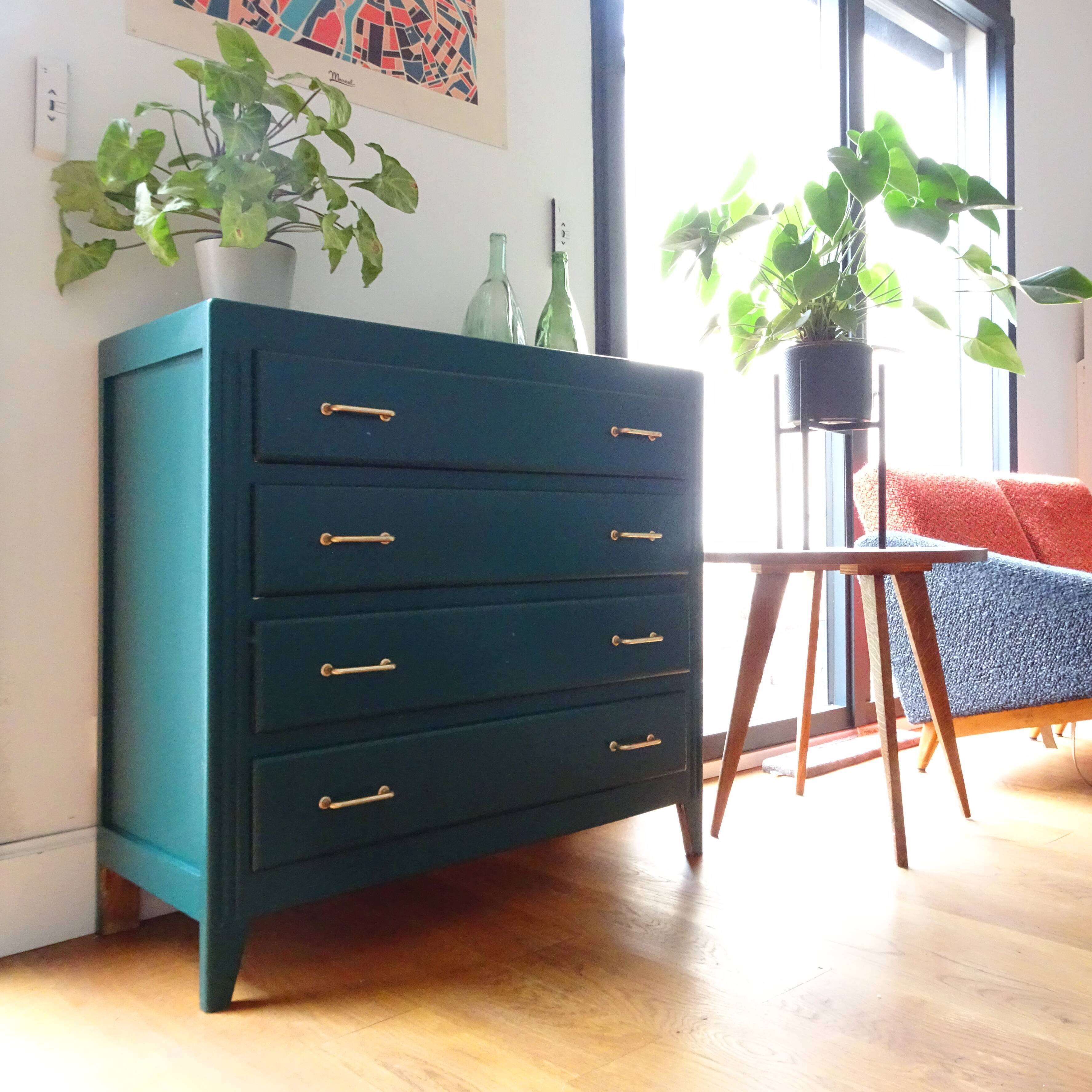 Vintage chest of drawers