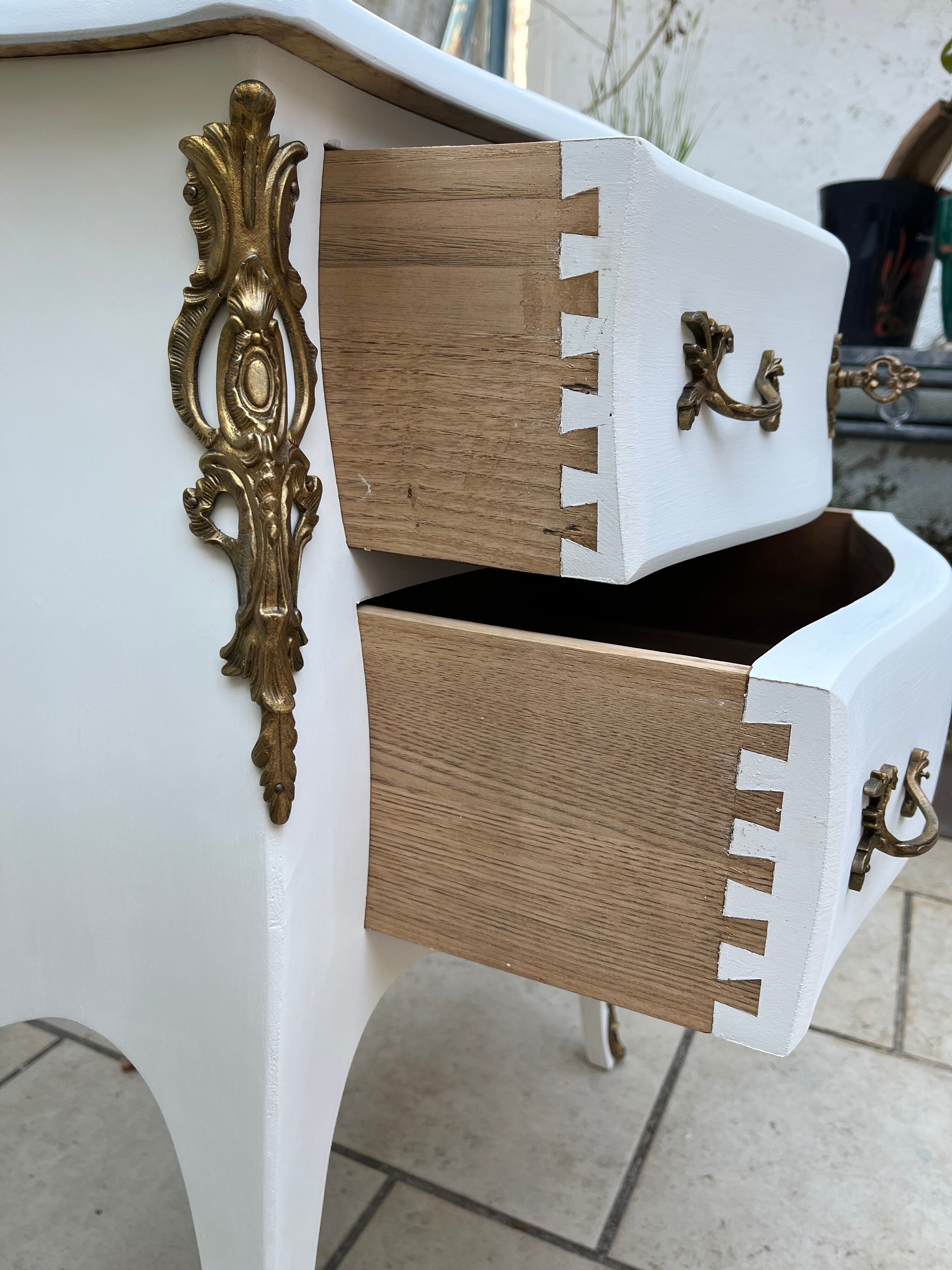 Louis XV chest of drawers