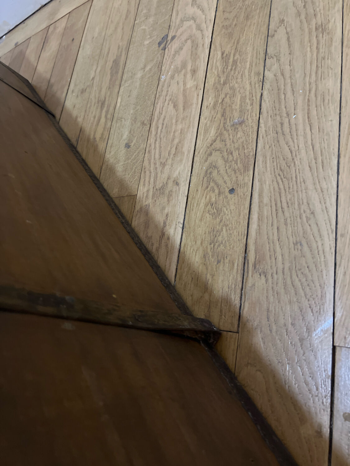 Vieille malle en bois