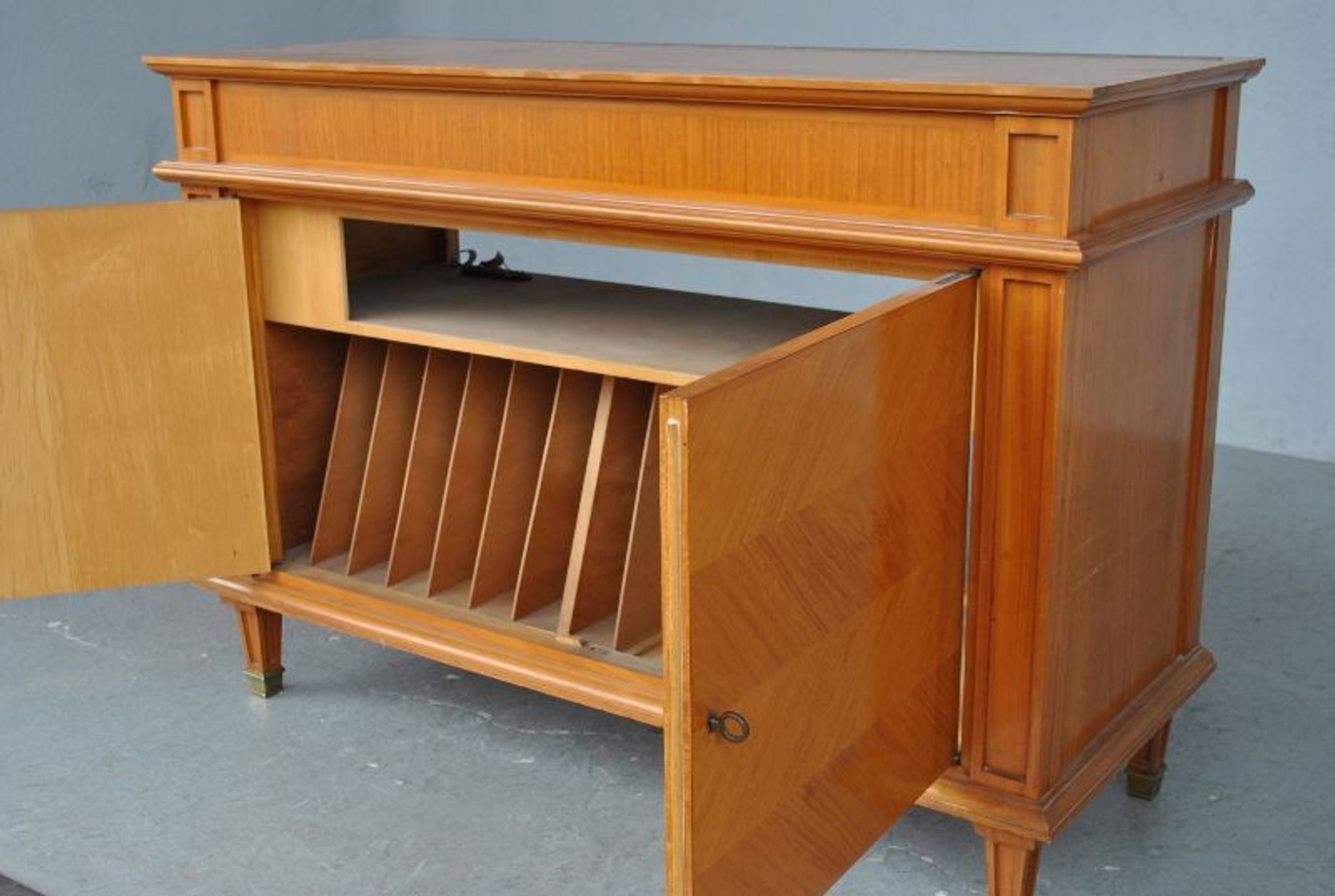 Furniture music 1940