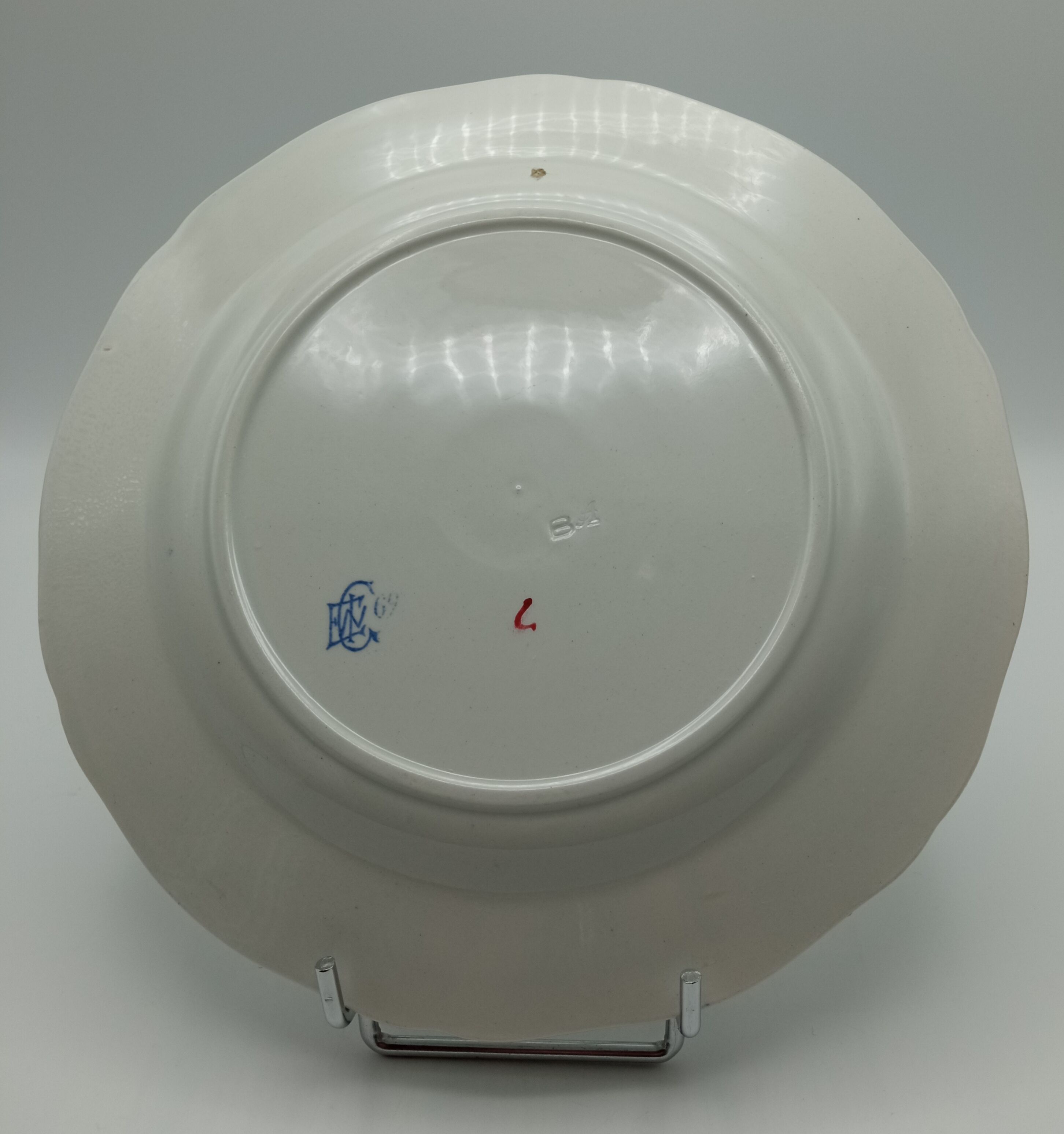 Plates in Gien earthenware