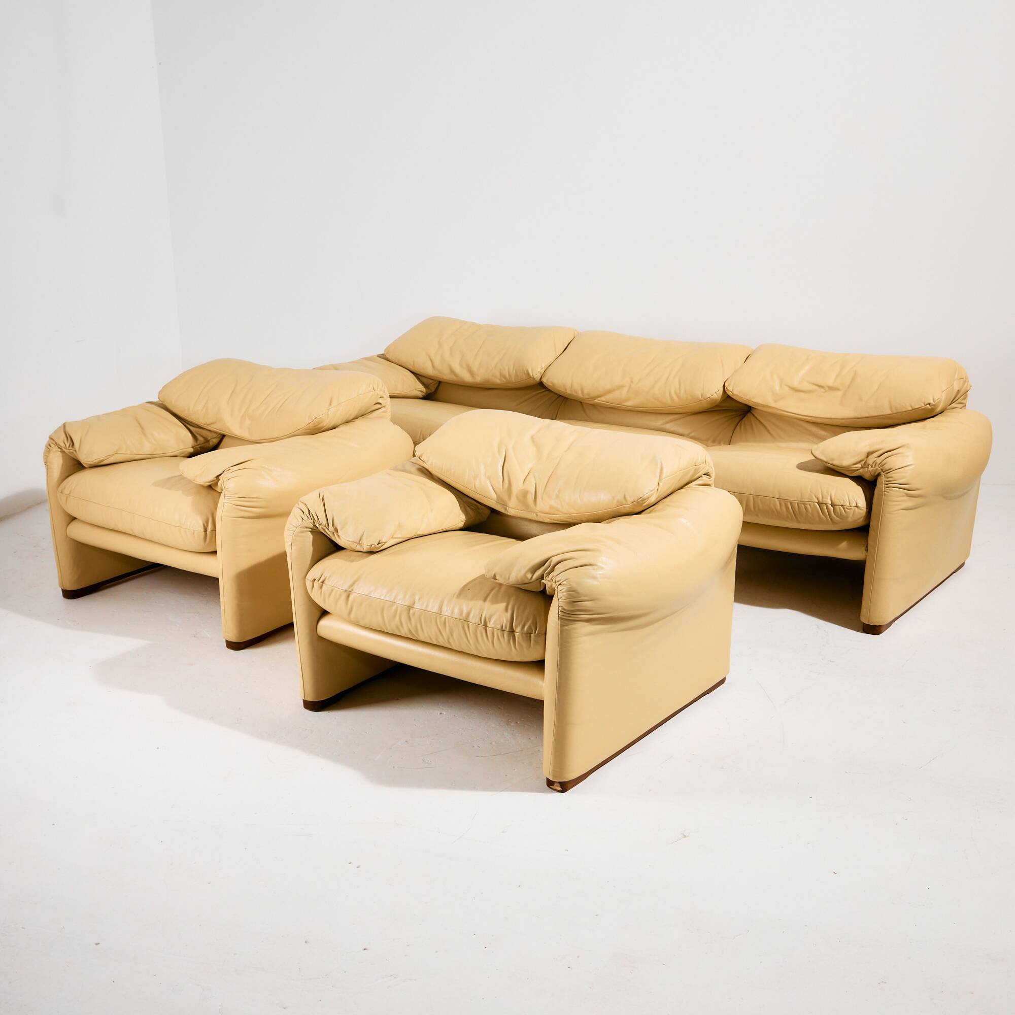 Maralunga leather set by Vico Magistretti for Cassina, Set of 3