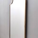 Miroir mural en forme de bouclier avec cadre en laiton, Italie