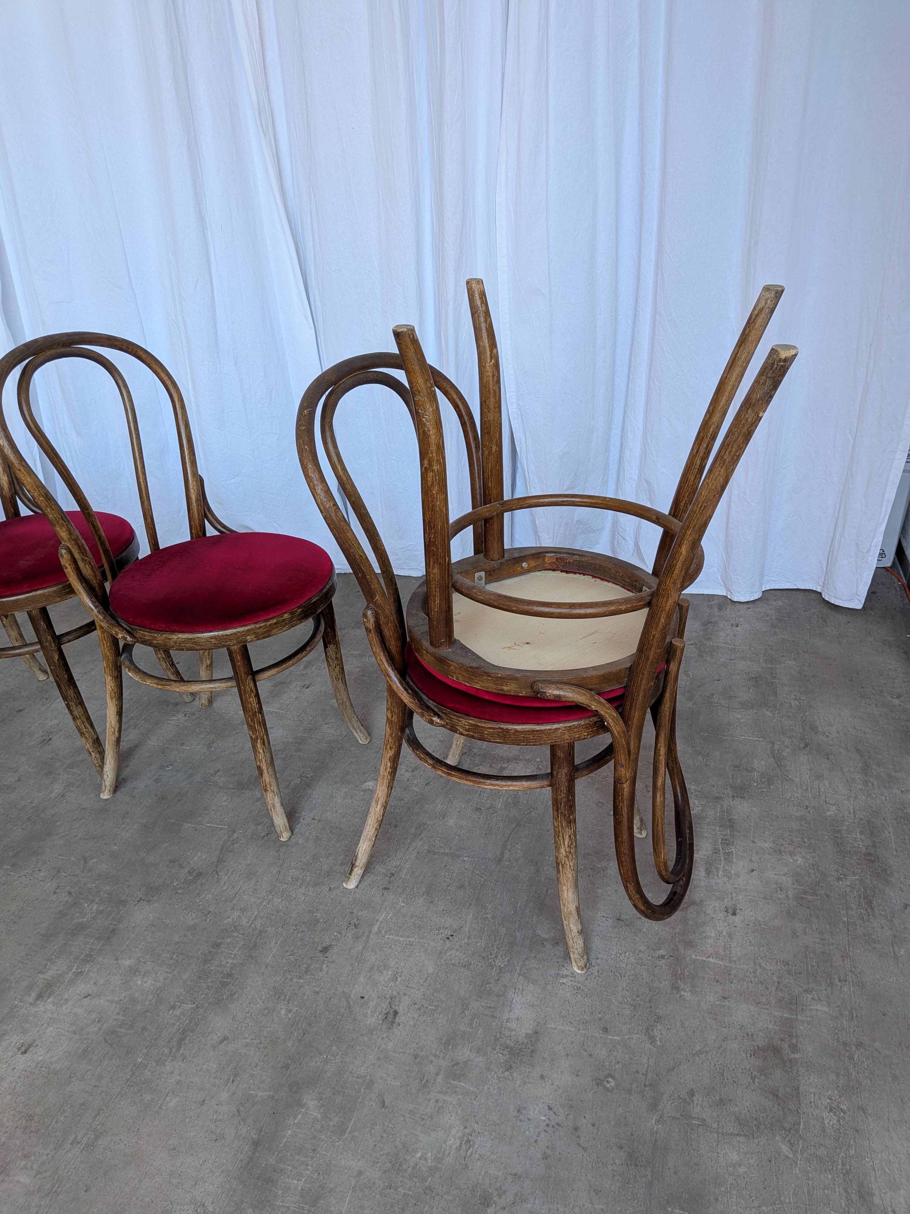 Set of 6 Vintage Bentwood Dining Chairs Set: 1970s , Red Uphols