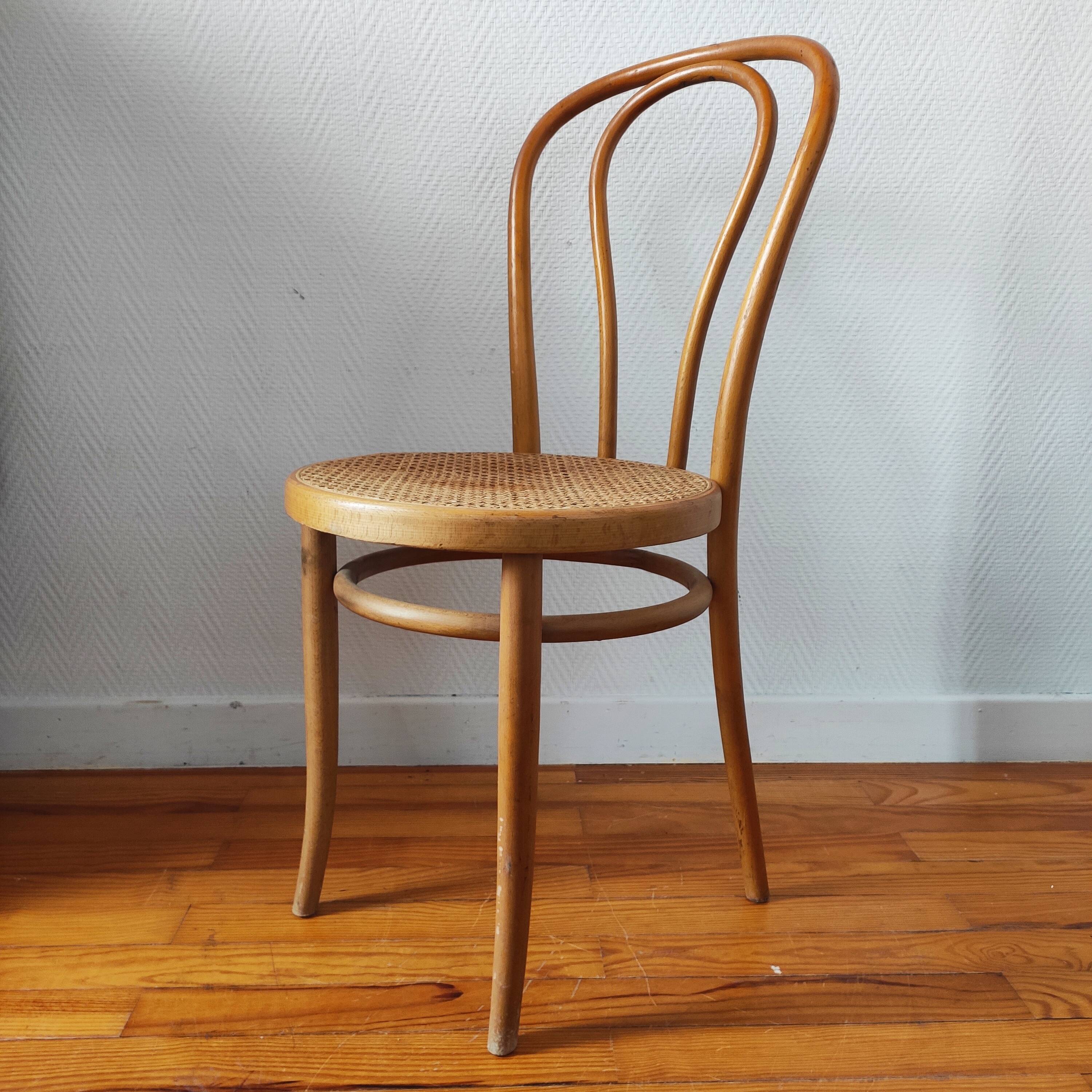 Chaise bistrot ancienne en bois blond courbé et cannage