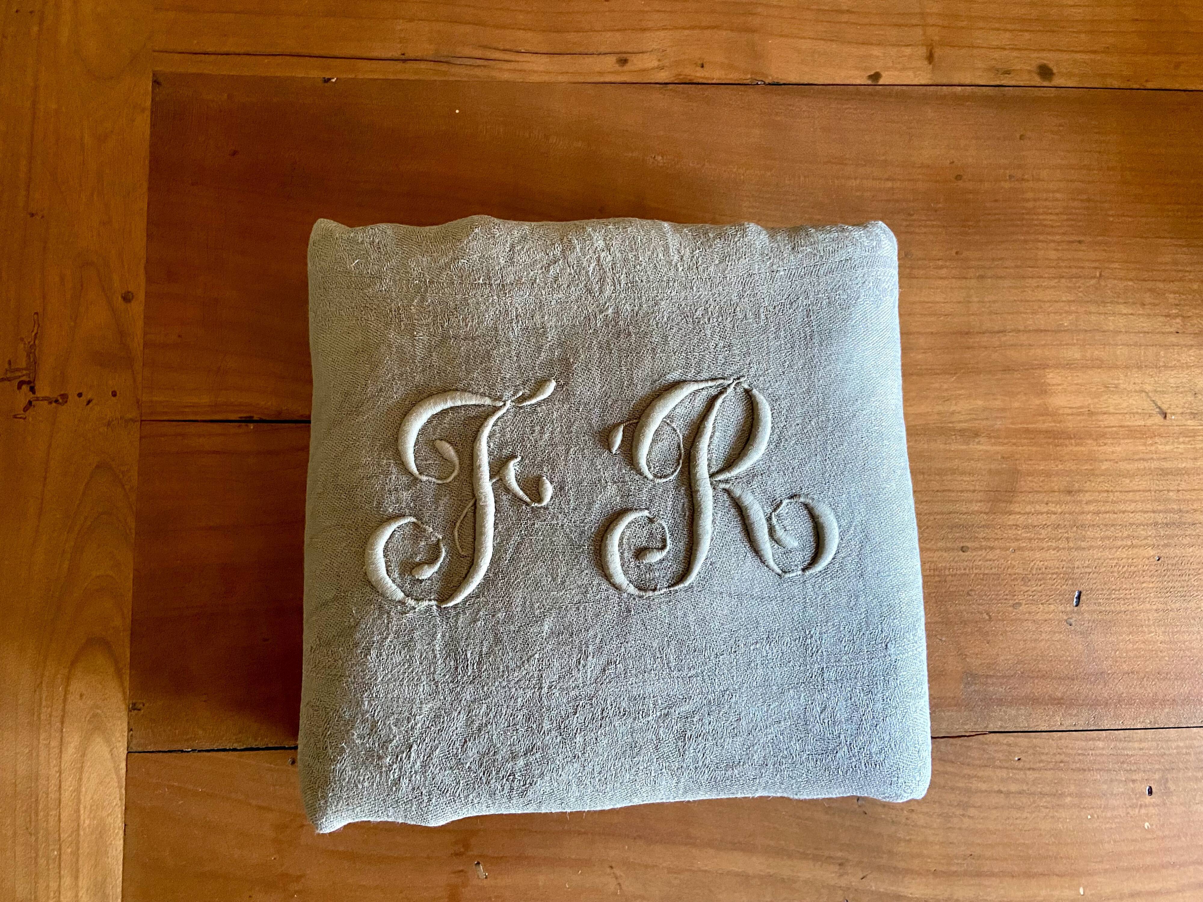 Tablecloth set and 7 towels - fr