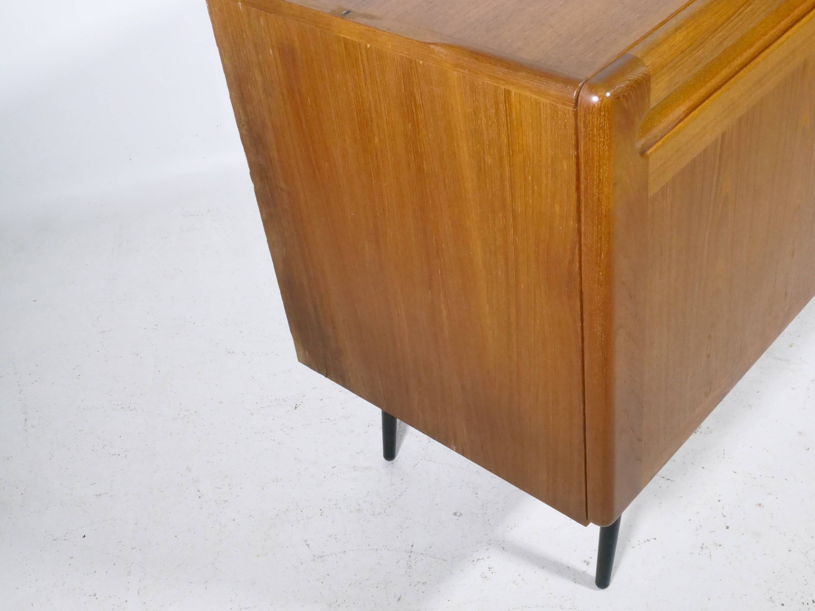 Buffet design danois en teck des années 1960