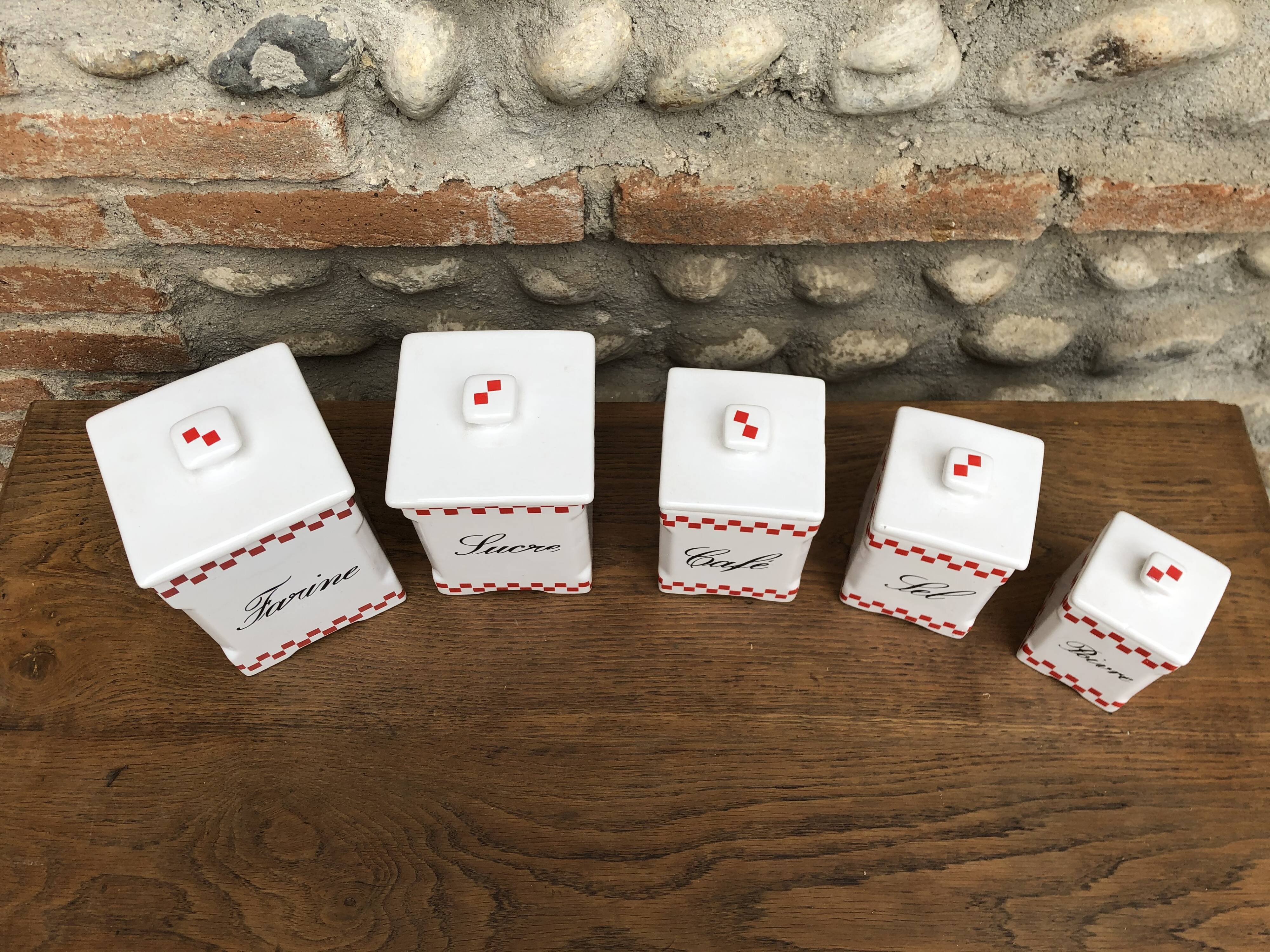 Lot of spice pots