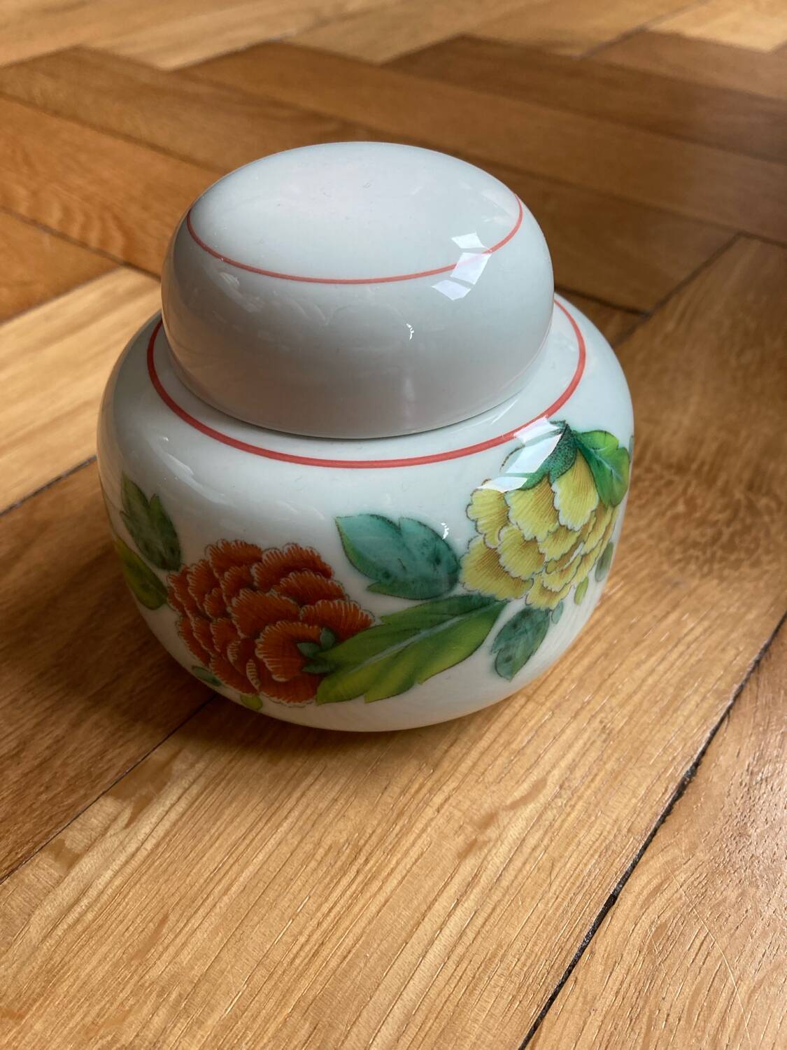 Villeroy and boch T'chou sugar bowl