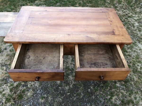 Table bureau ancienne en cerisier de style Louis Philippe à 2 tiroirs et 1 tirette.