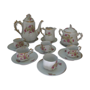 Coffee or tea service in porcelain