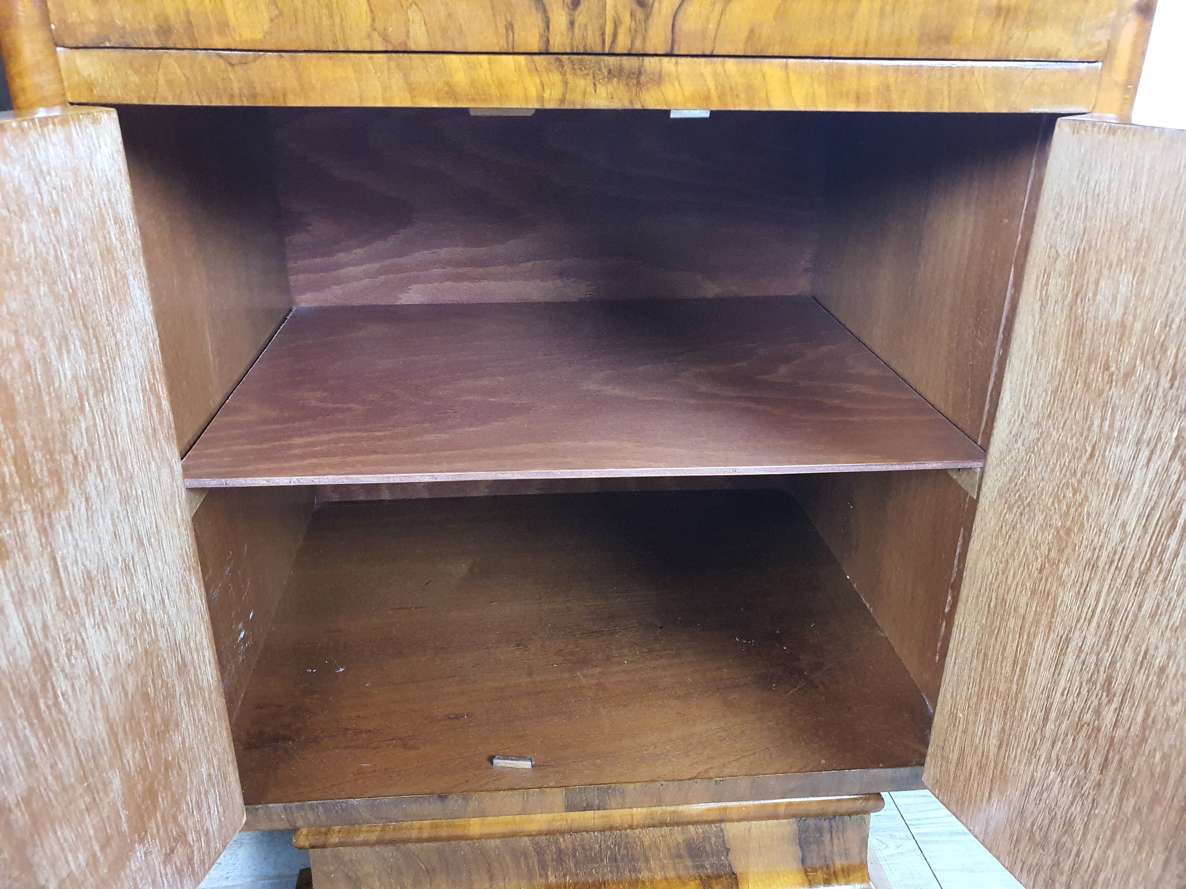 Art Decò Bedsides in Walnut