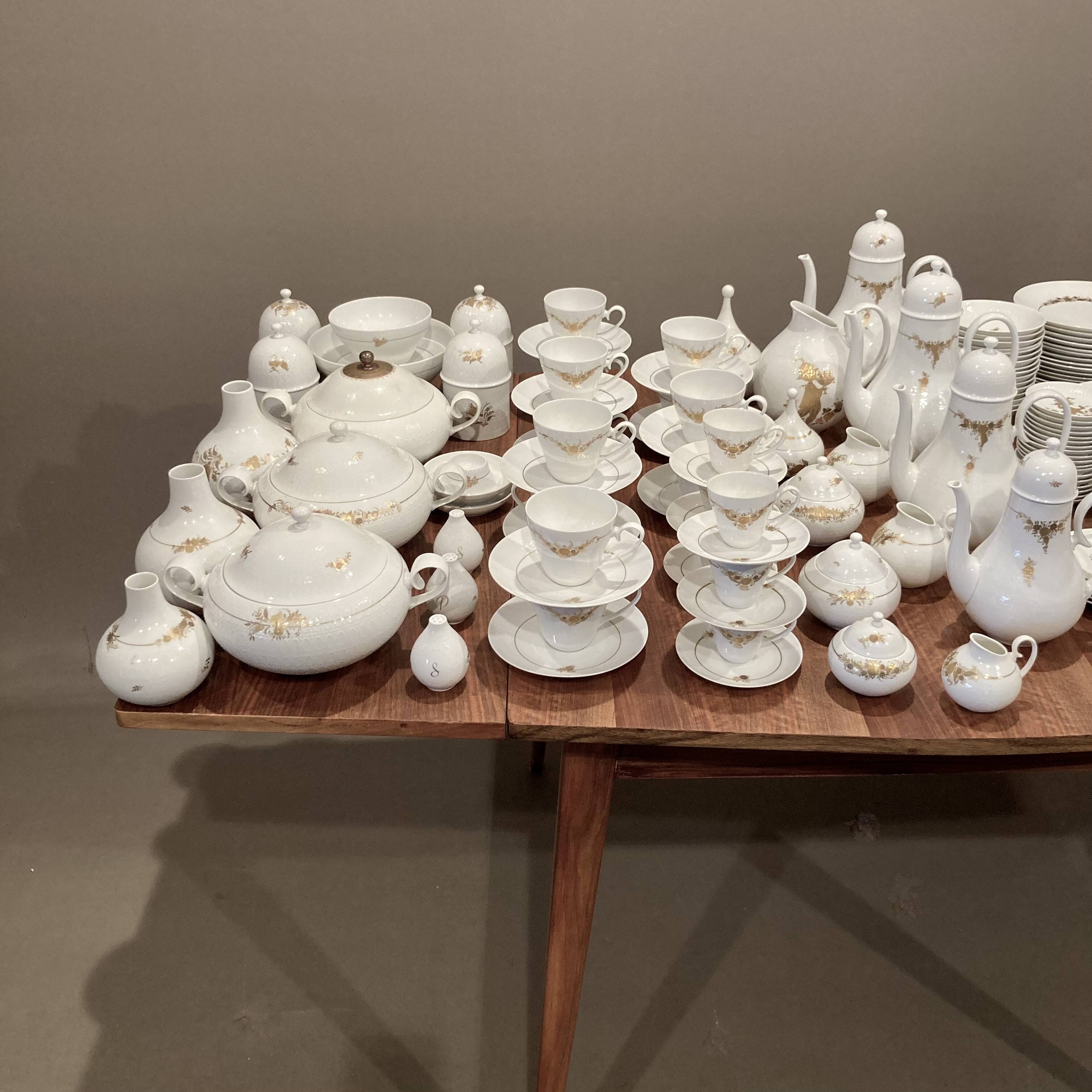 SERVICE PORCELAIN 145 PIECES DESIGN "BJORN WINNBLAD" 1950.