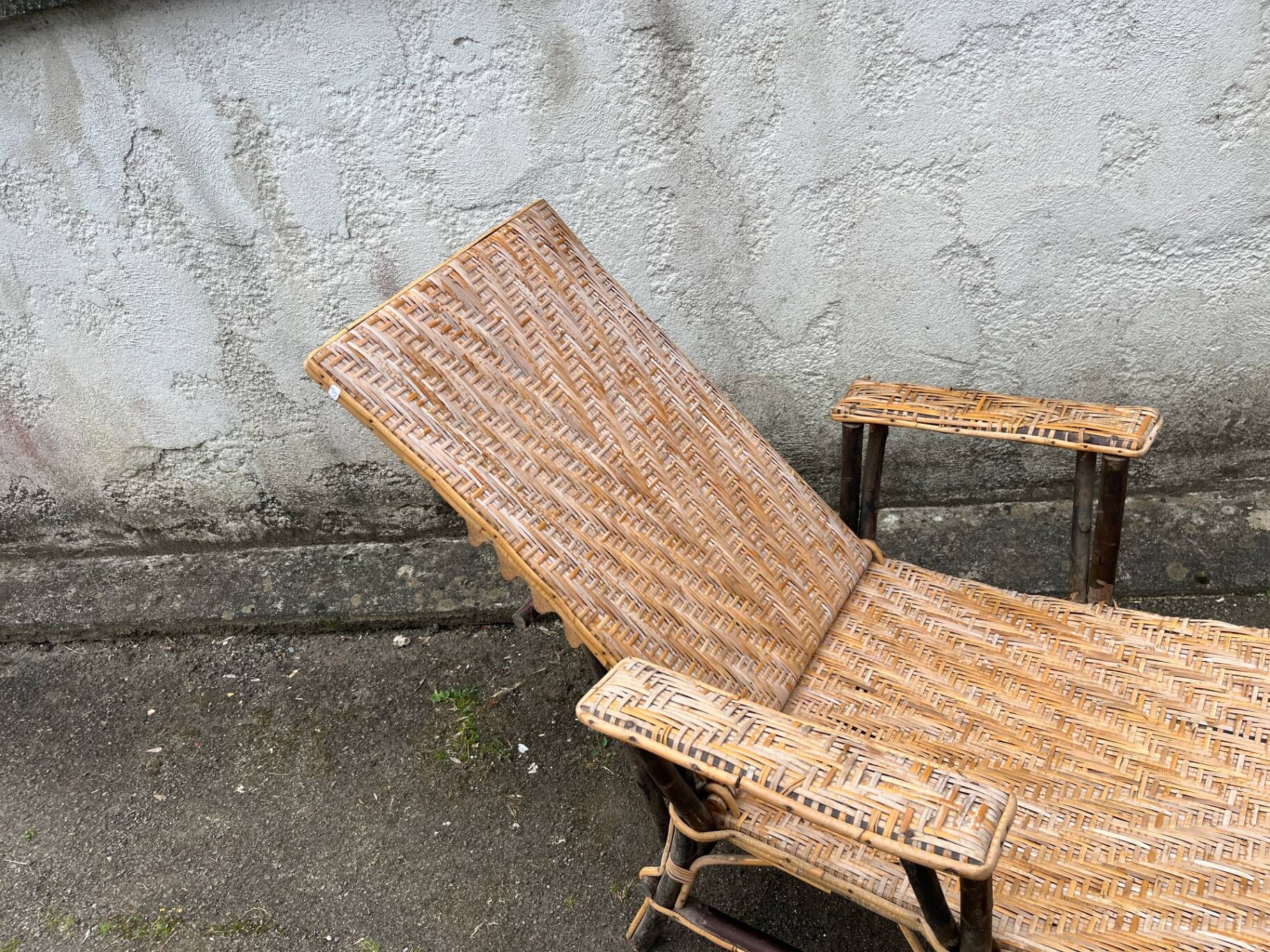 Rattan and bamboo chaise longue