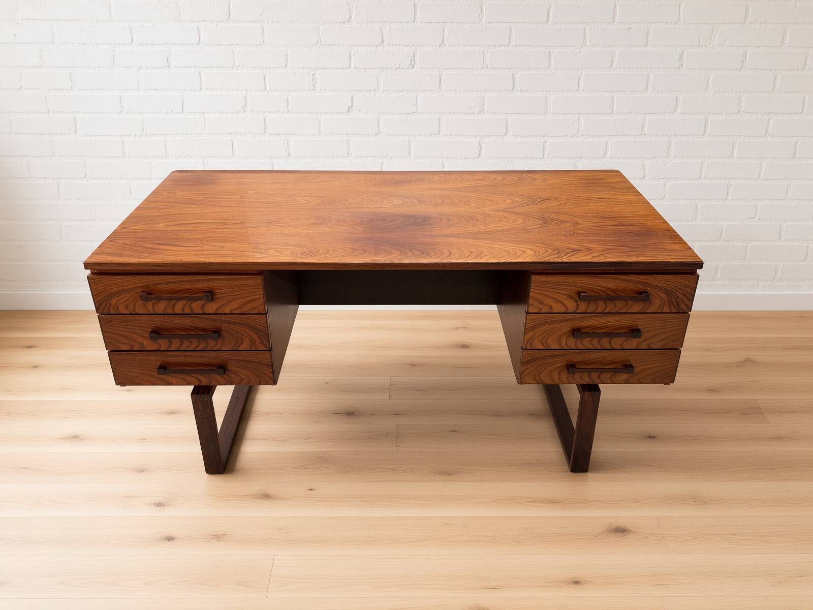 MidCentury Danish Rosewood Desk Torben Valeur & Henning Jensen for Dyrlund