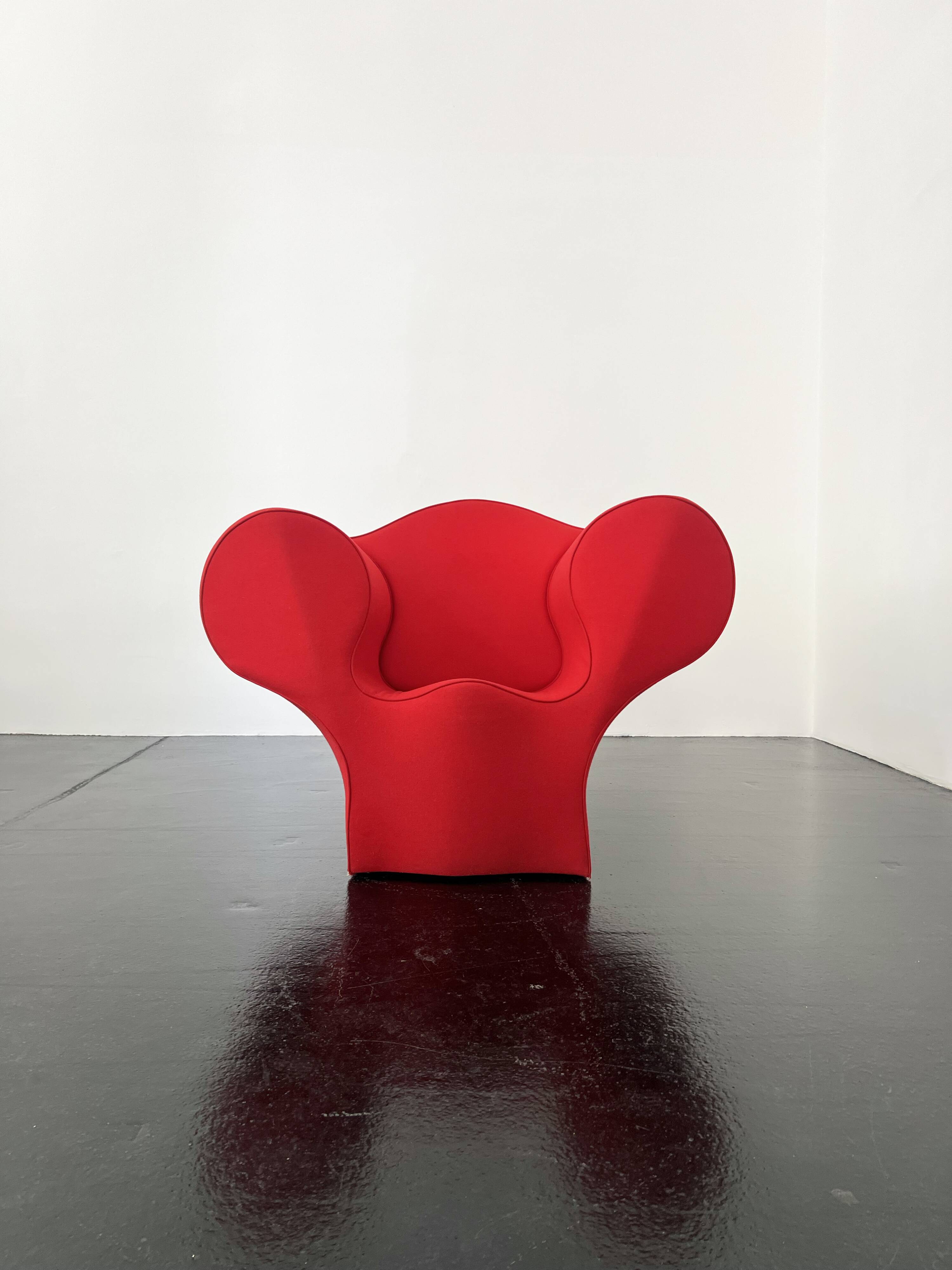 "Soft Big Easy" lounge chair by Ron Arad / Moroso