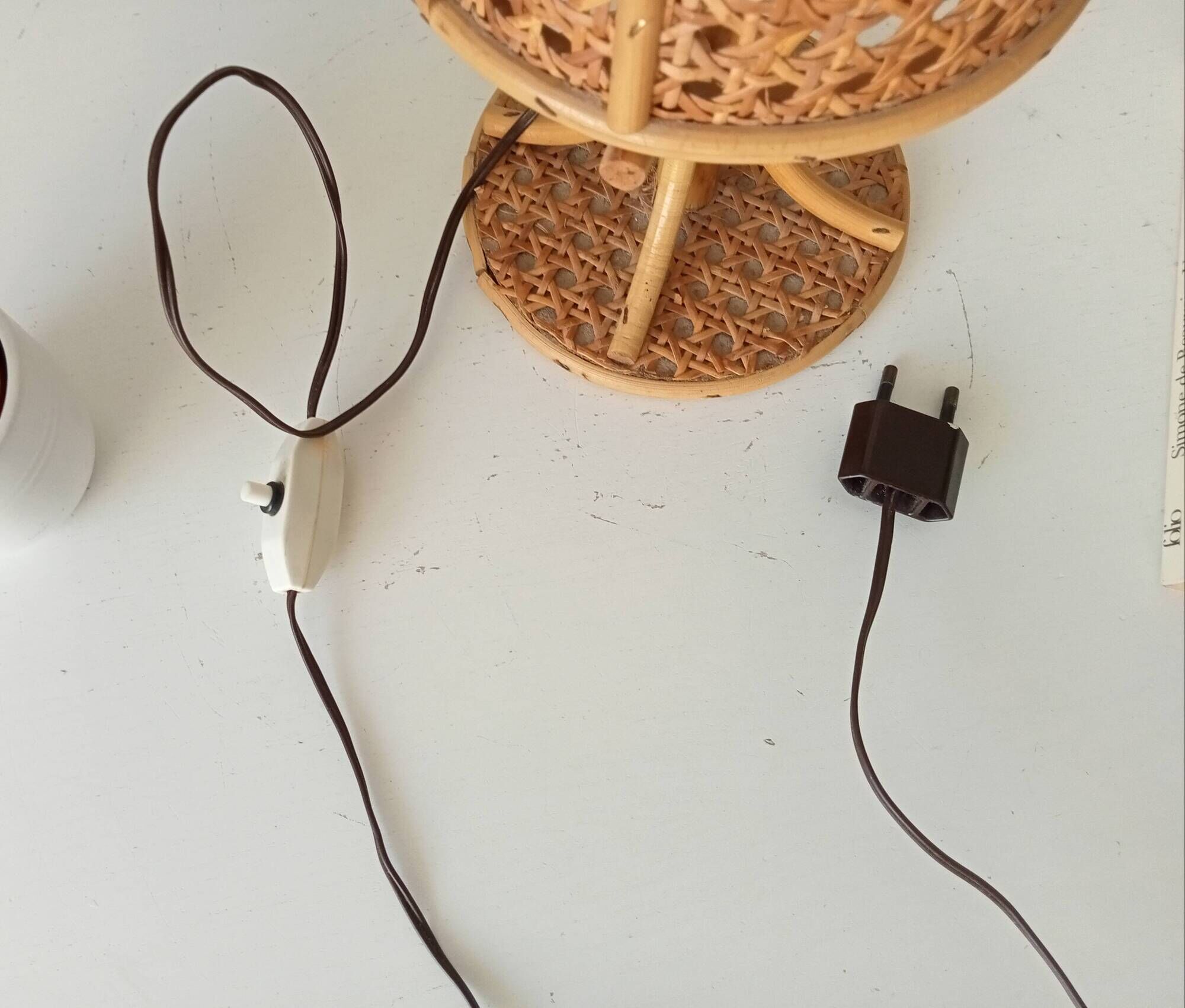 Vintage table lamp in organic style, French Riviera, rattan and caning.
