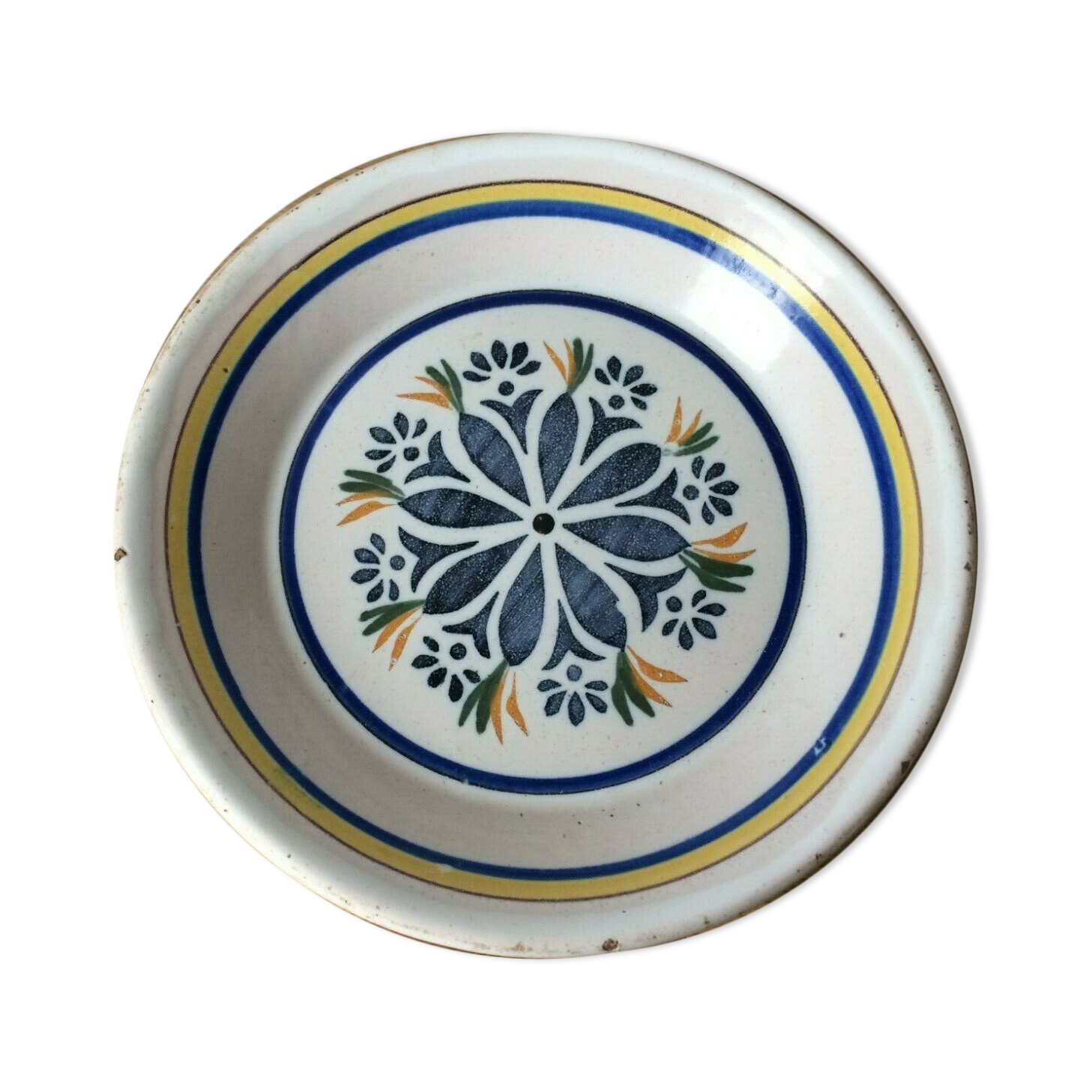 Assiette en faïence