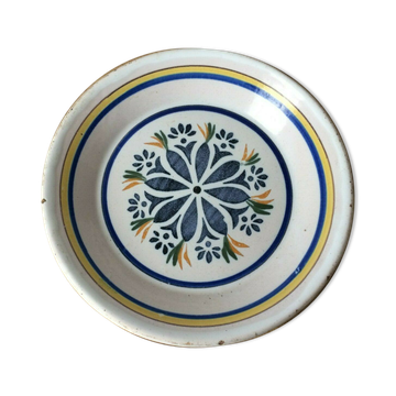 Assiette en faïence