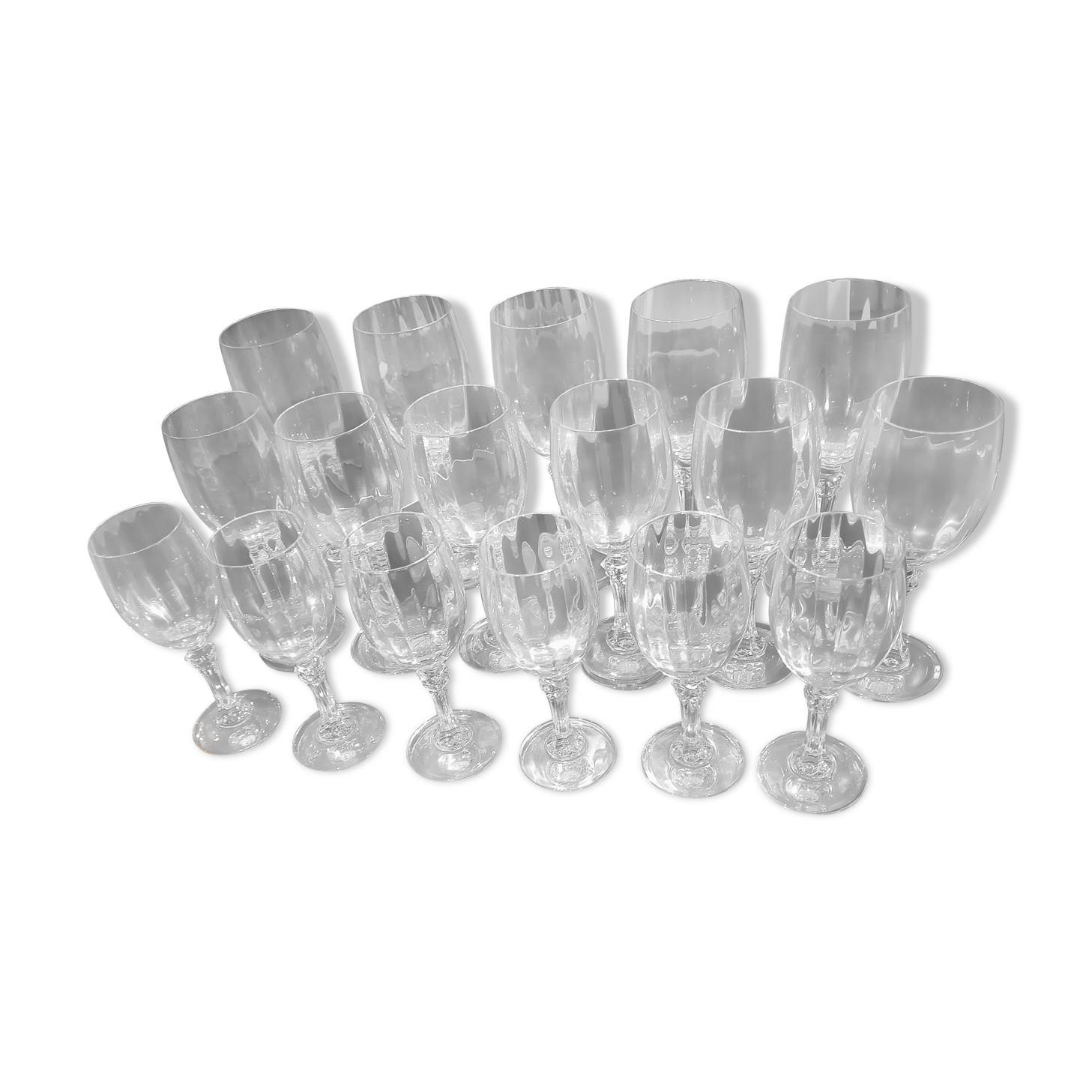 Set of 17 glasses in ancient crystal