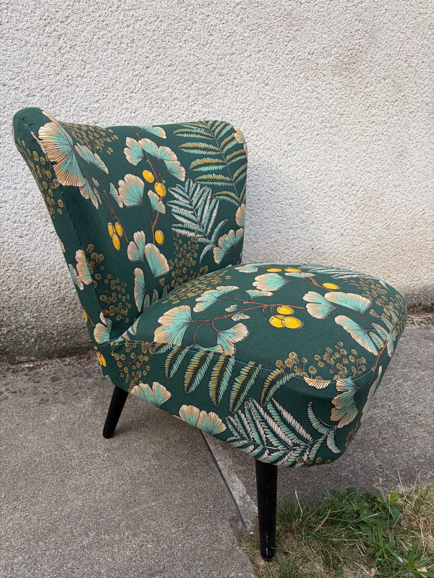 Cocktail chair